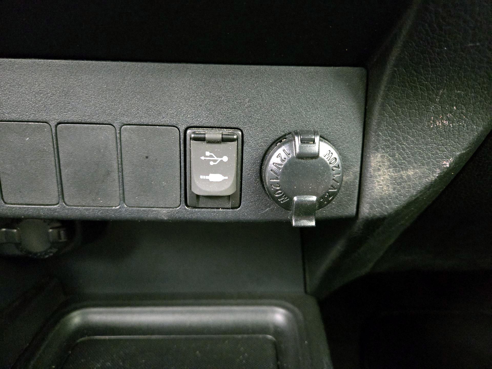 Thumbnail: 2015 Toyota RAV4 - 18