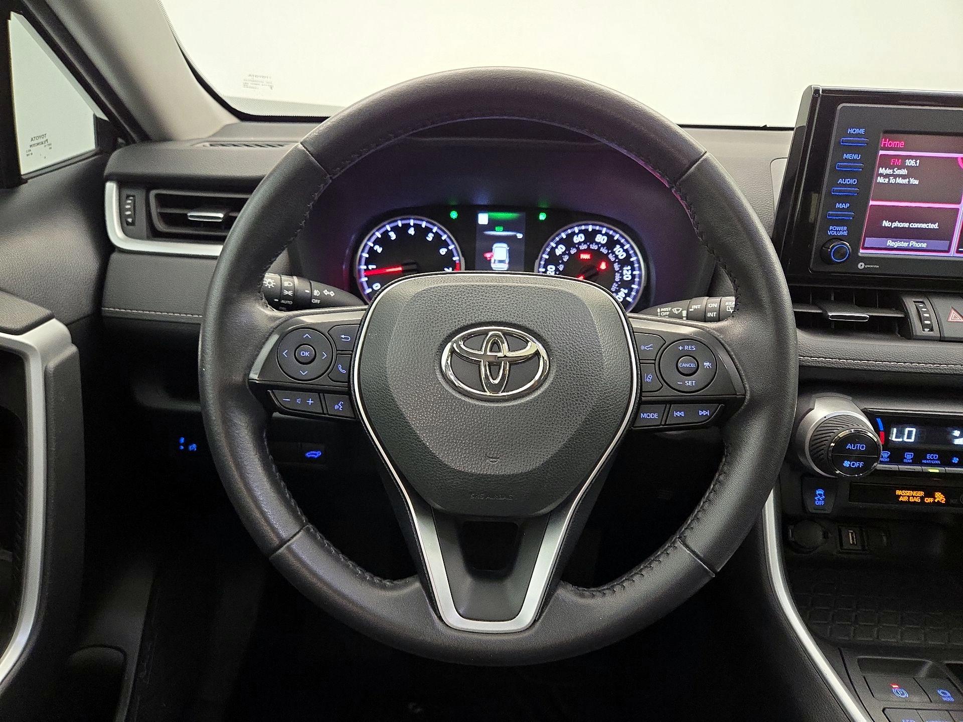 Thumbnail: 2022 Toyota RAV4 - 10
