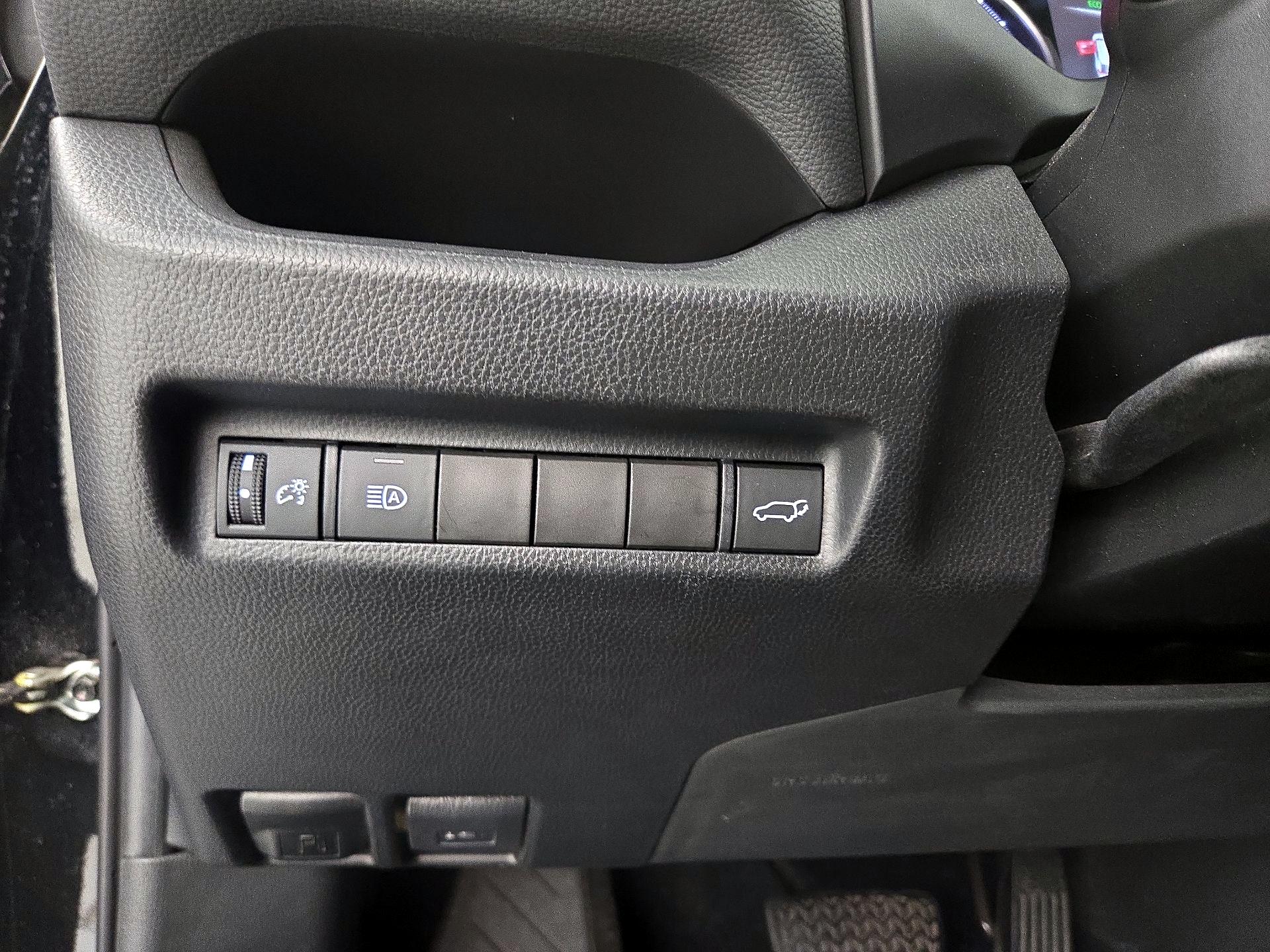 Thumbnail: 2022 Toyota RAV4 - 13