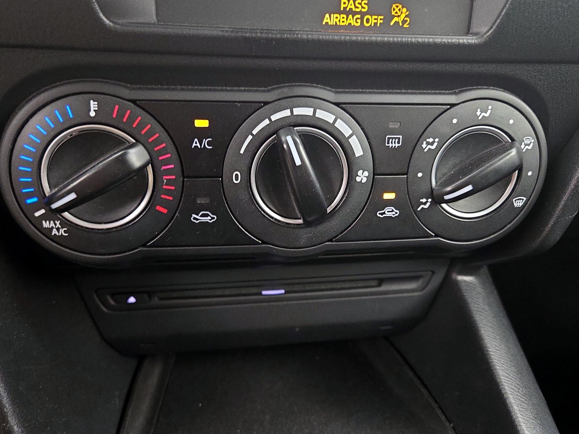 Thumbnail: 2014 Mazda Mazda3 - 15