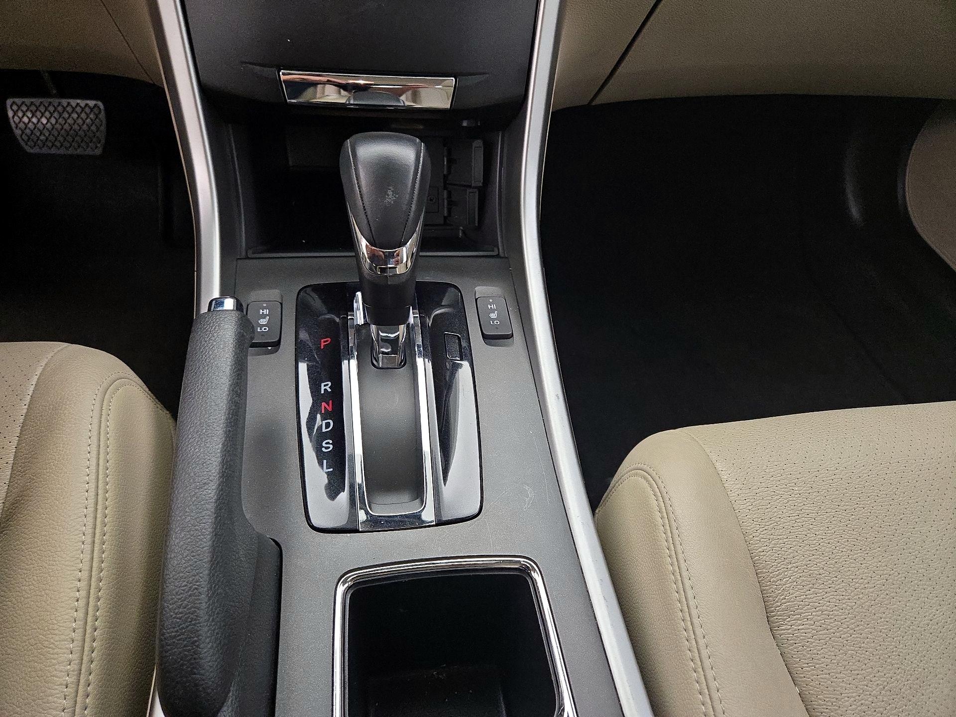 Thumbnail: 2015 Honda Accord - 17