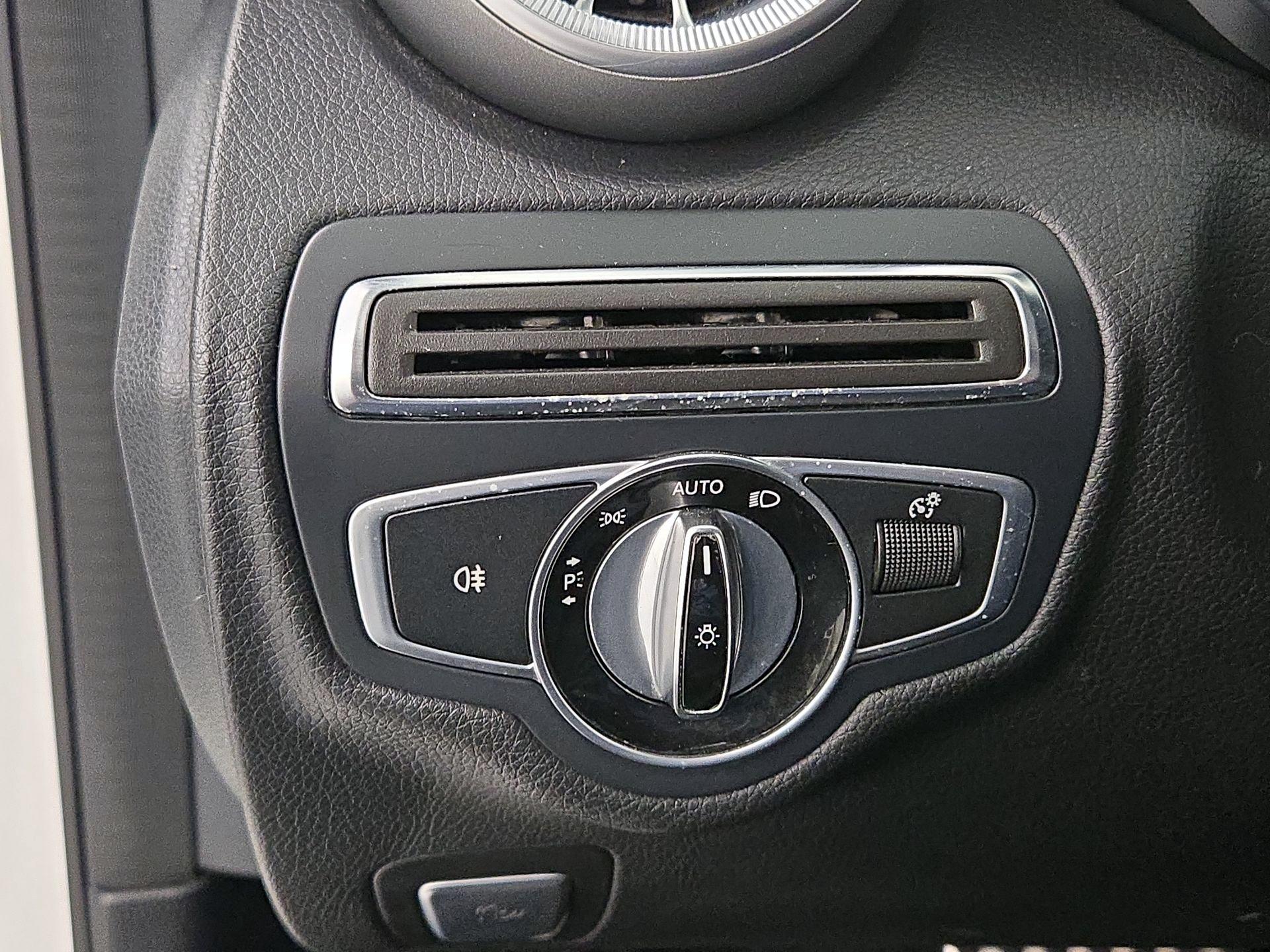 Thumbnail: 2016 Mercedes-Benz C-Class - 13