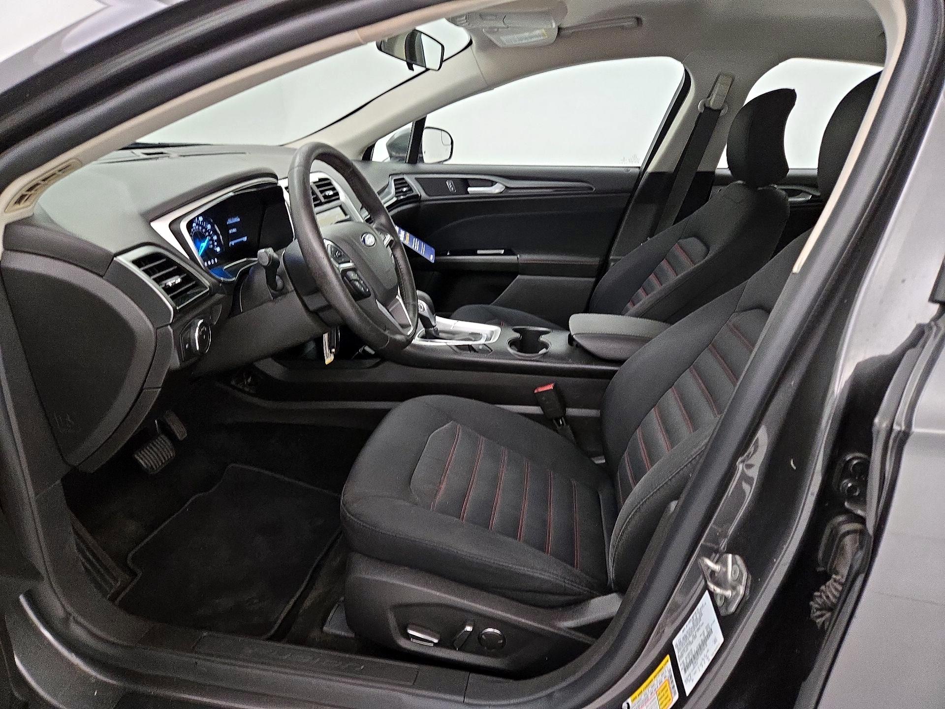 Thumbnail: 2016 Ford Fusion - 11