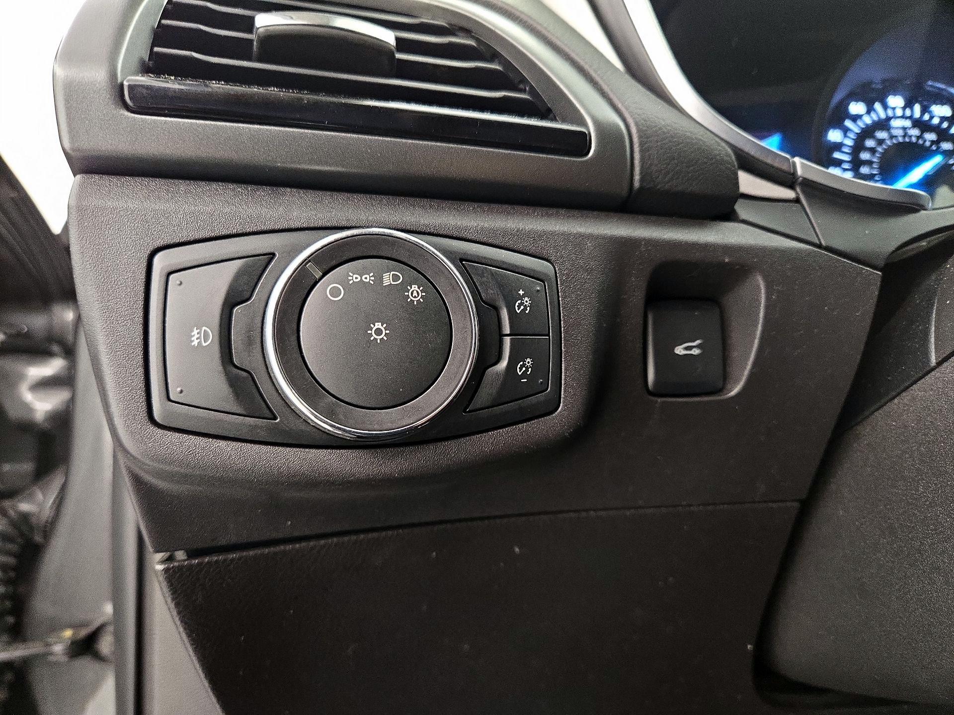 Thumbnail: 2016 Ford Fusion - 13