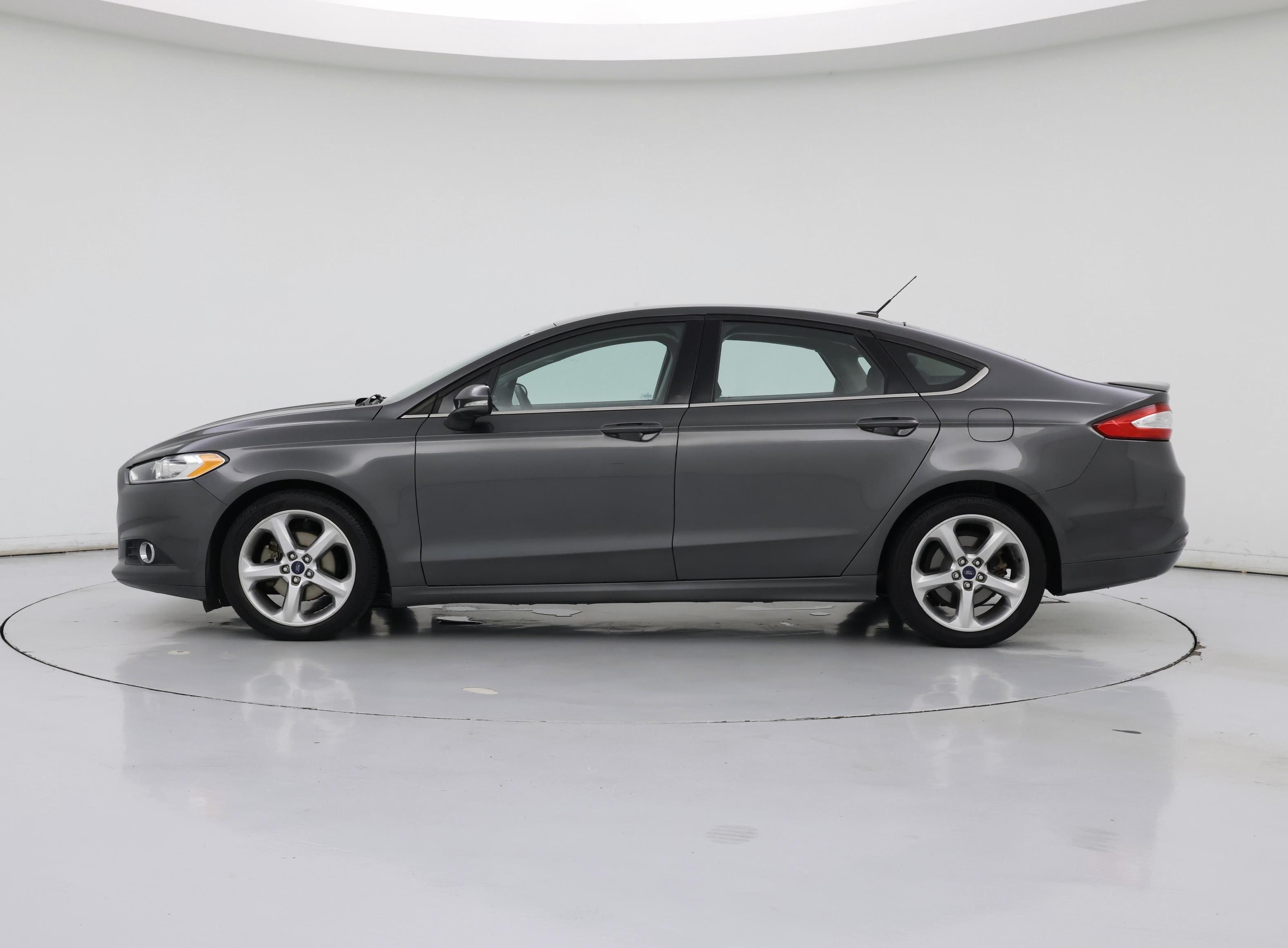 Thumbnail: 2016 Ford Fusion - 3