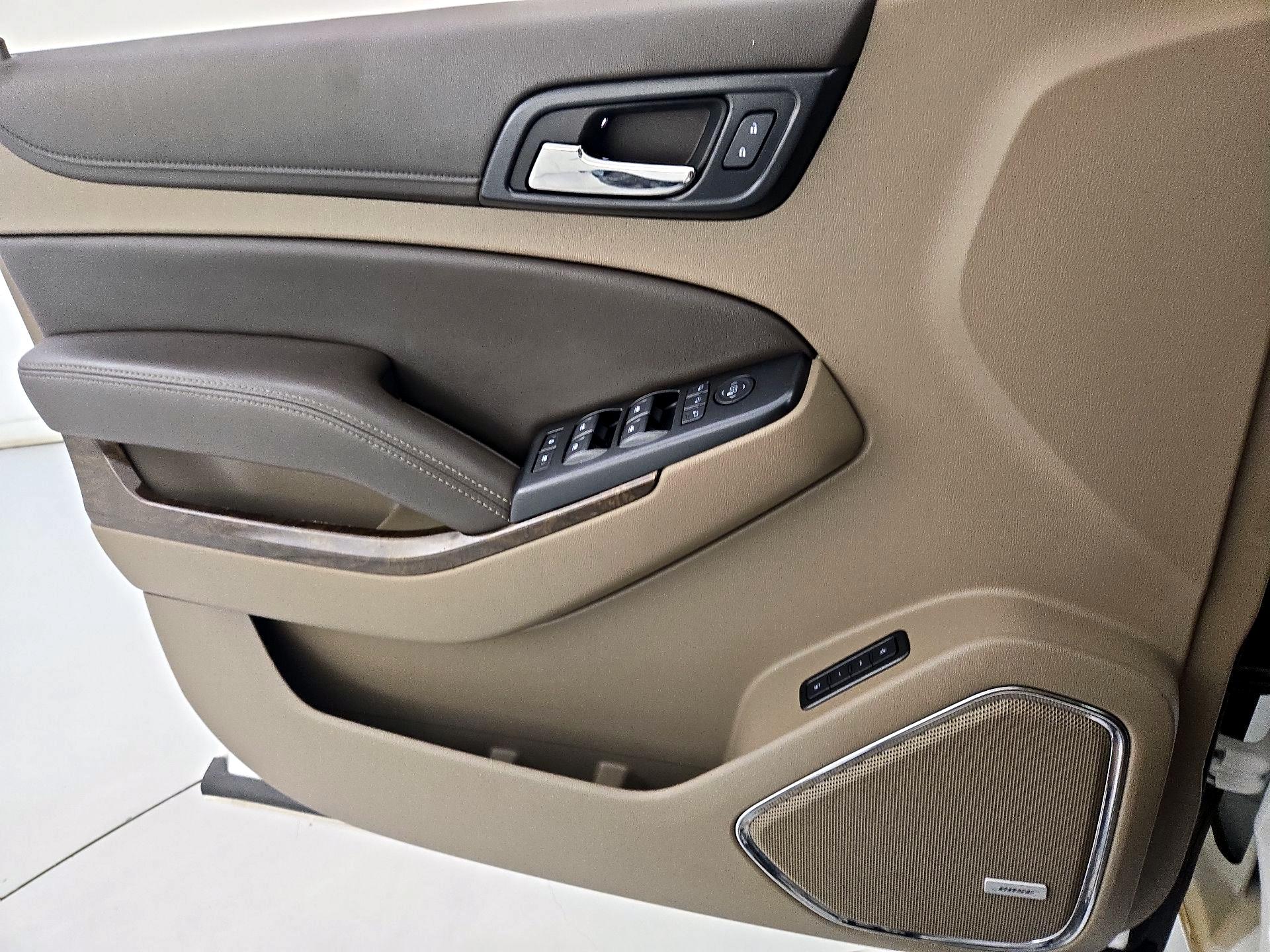 Thumbnail: 2020 Chevrolet Suburban - 12