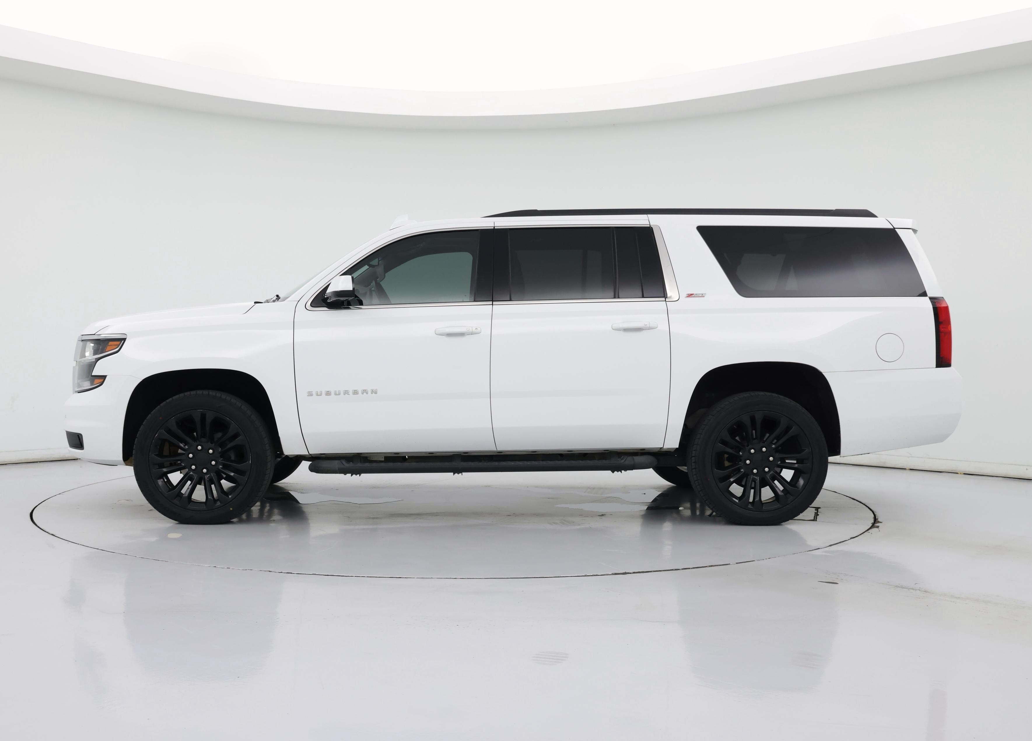 Thumbnail: 2020 Chevrolet Suburban - 3