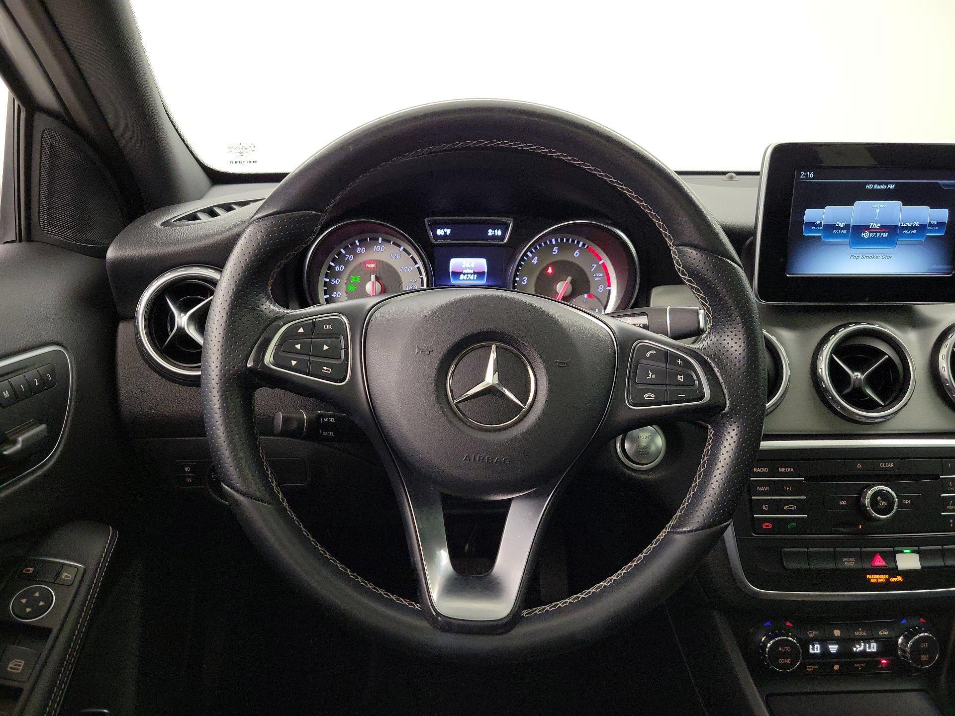 Thumbnail: 2017 Mercedes-Benz GLA - 10