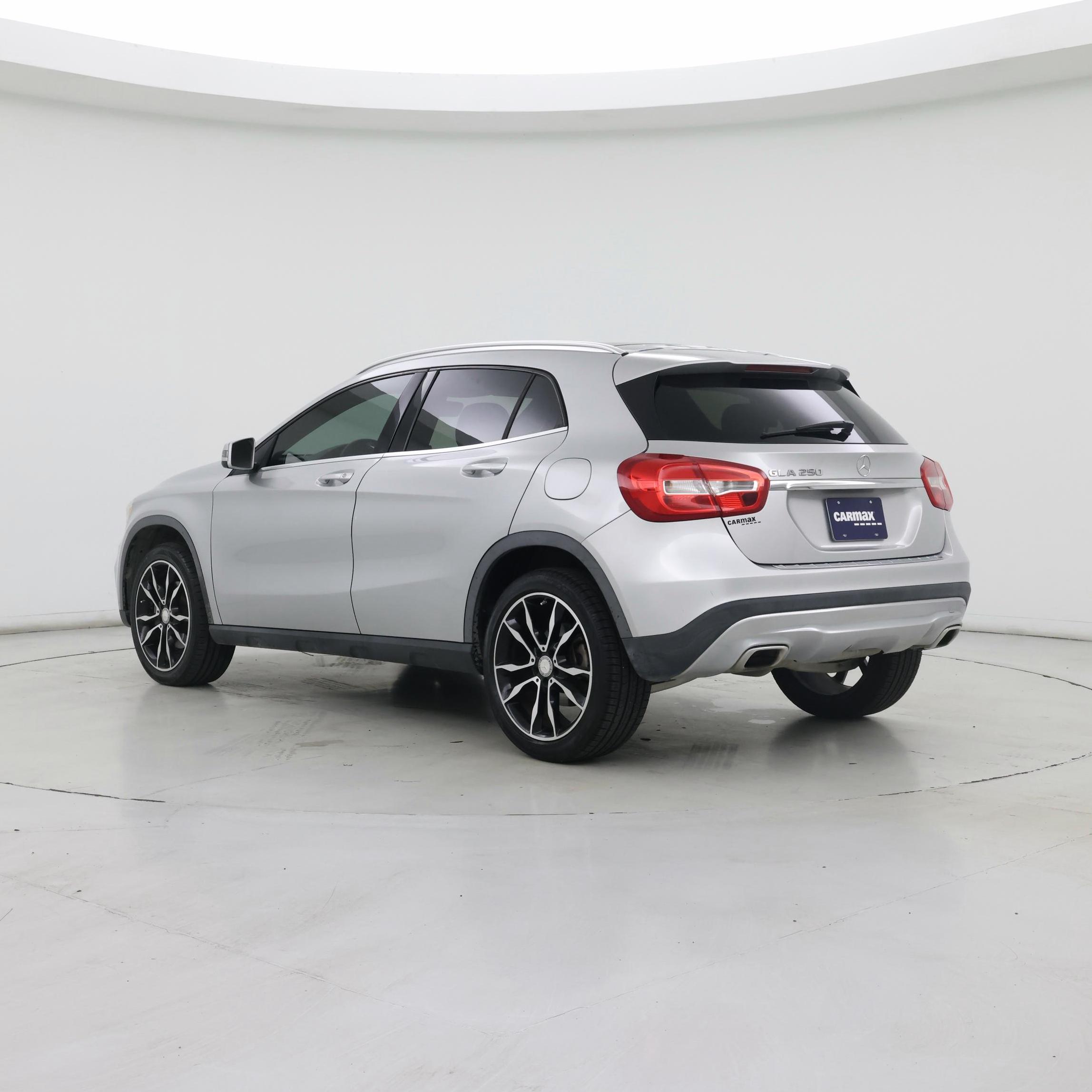 Thumbnail: 2017 Mercedes-Benz GLA - 2