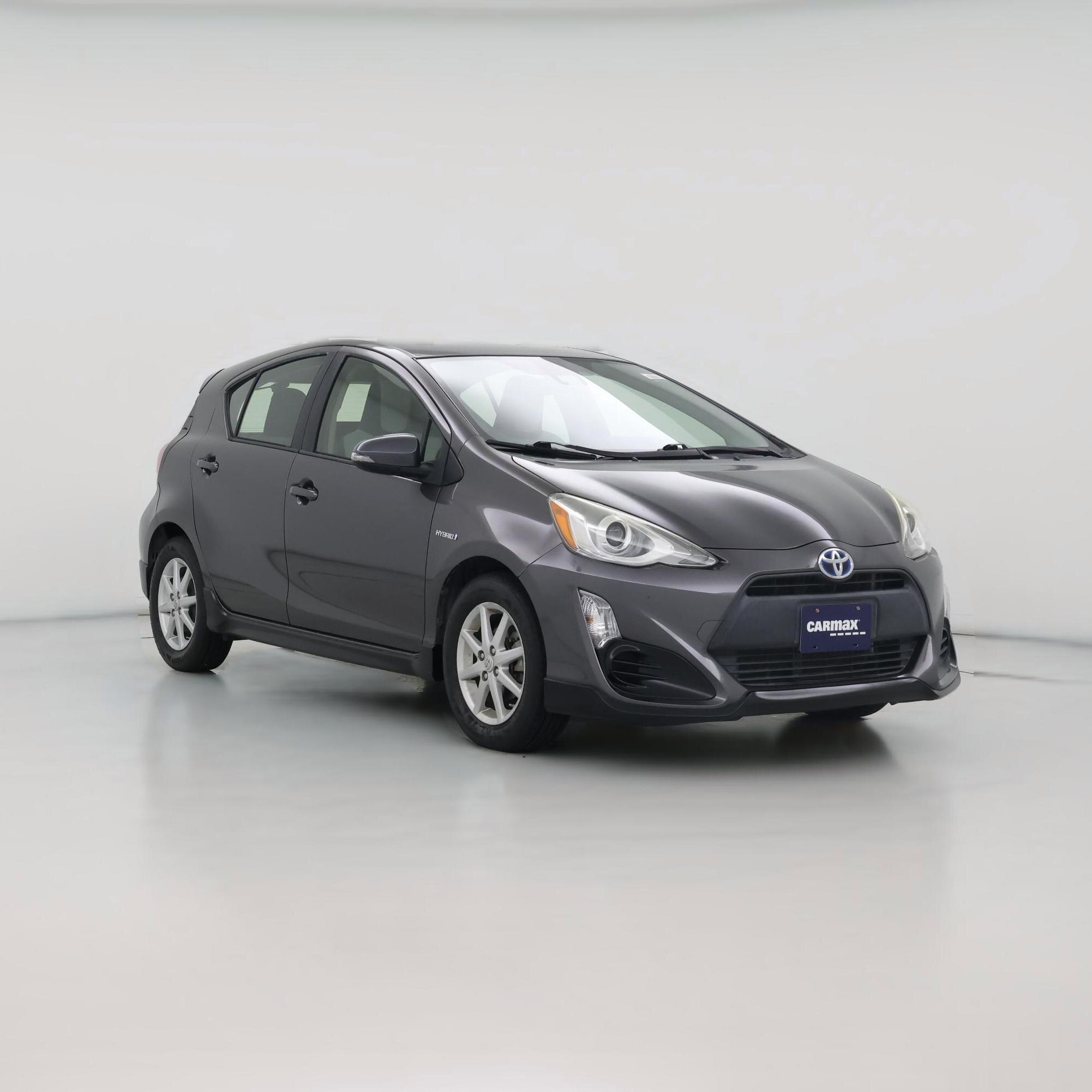 Thumbnail: 2017 Toyota Prius c - 1