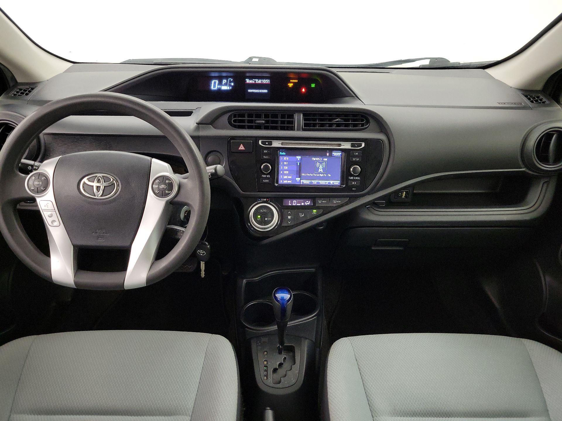Thumbnail: 2017 Toyota Prius c - 9