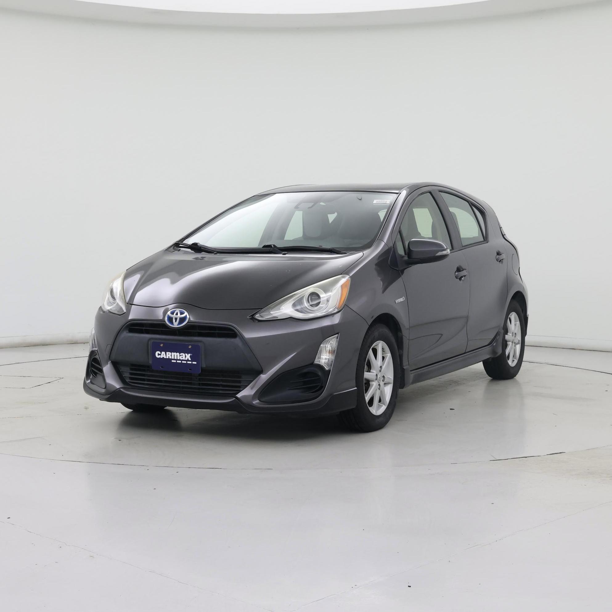 Thumbnail: 2017 Toyota Prius c - 4