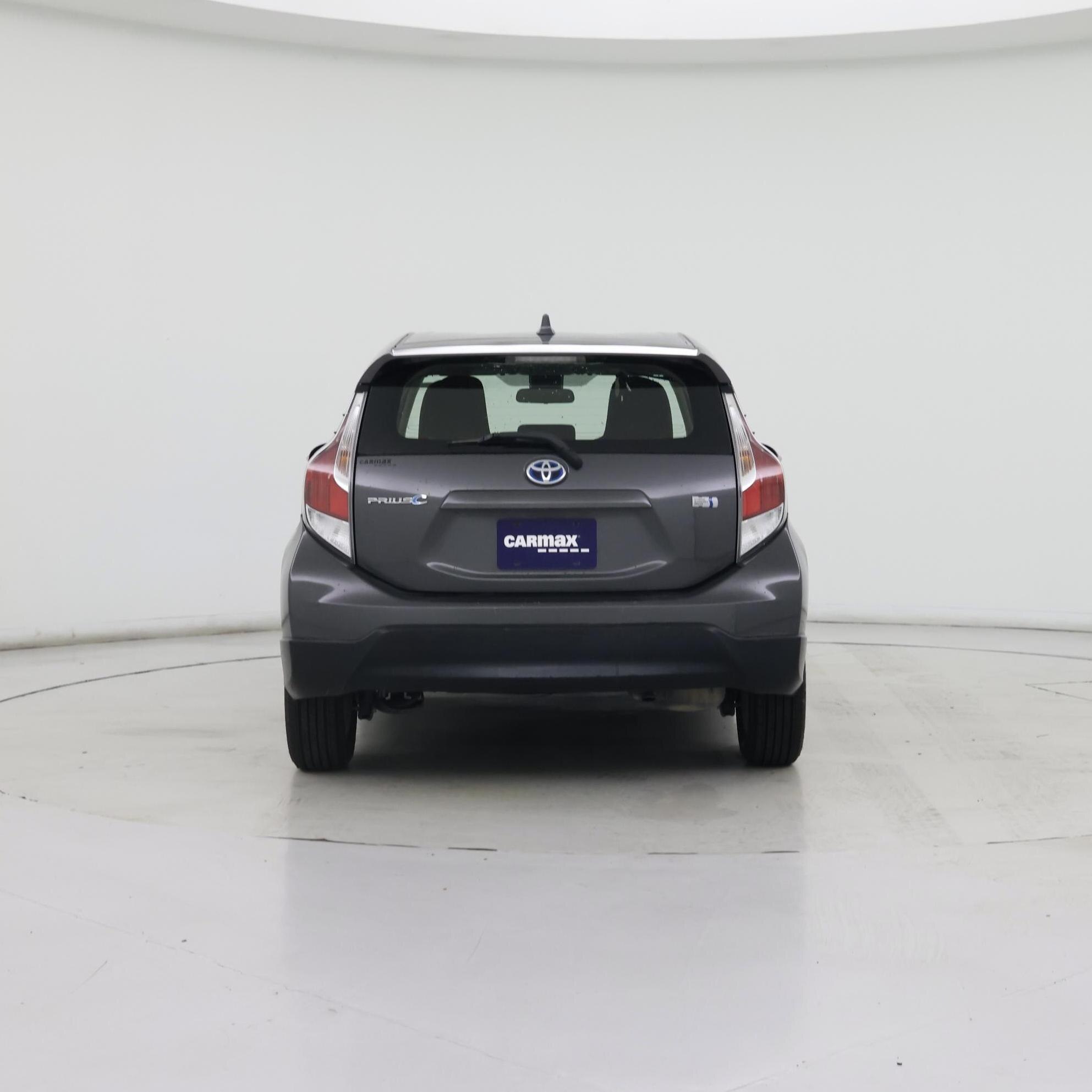 Thumbnail: 2017 Toyota Prius c - 6