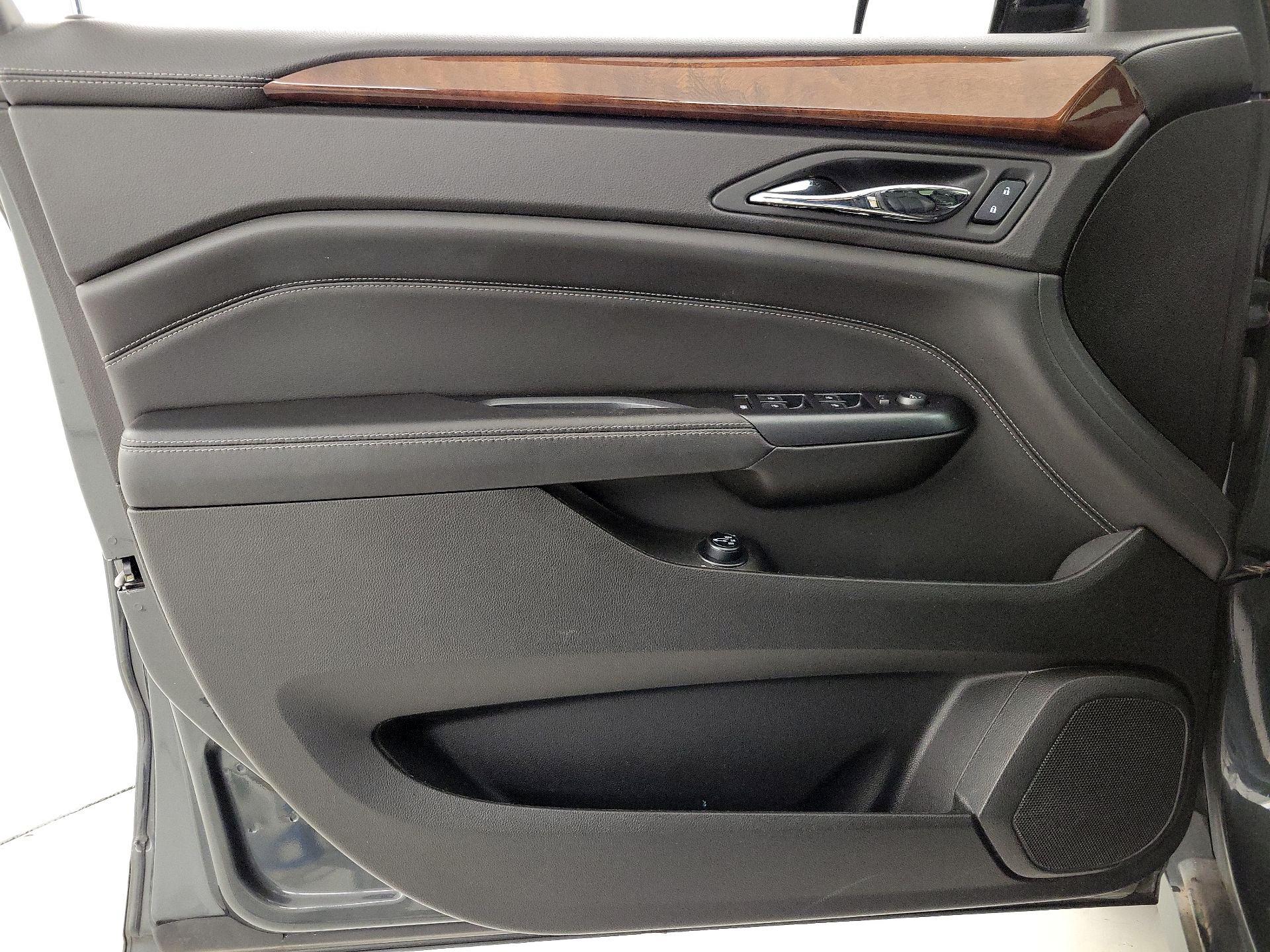 Thumbnail: 2015 Cadillac SRX - 12
