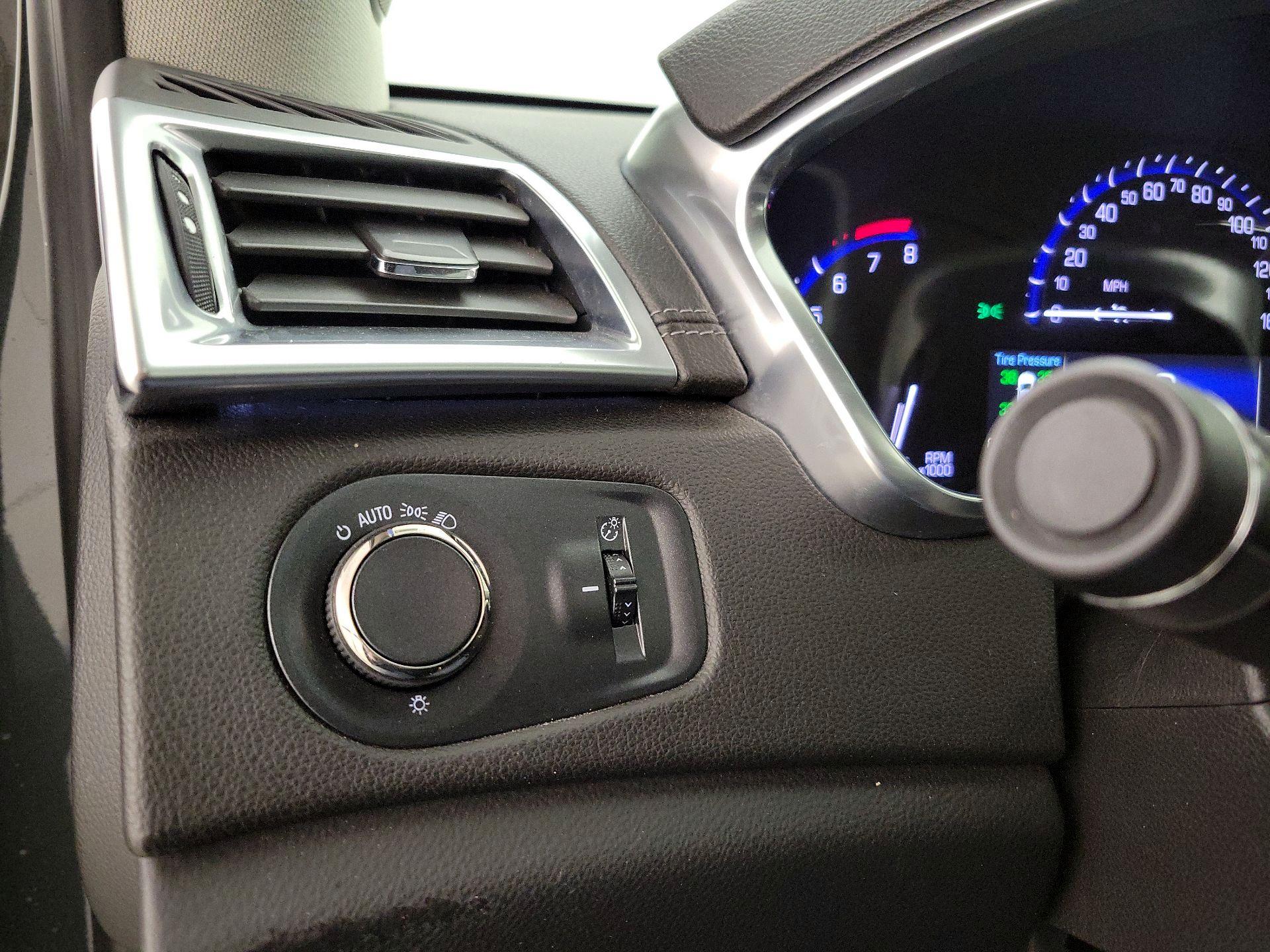 Thumbnail: 2015 Cadillac SRX - 13