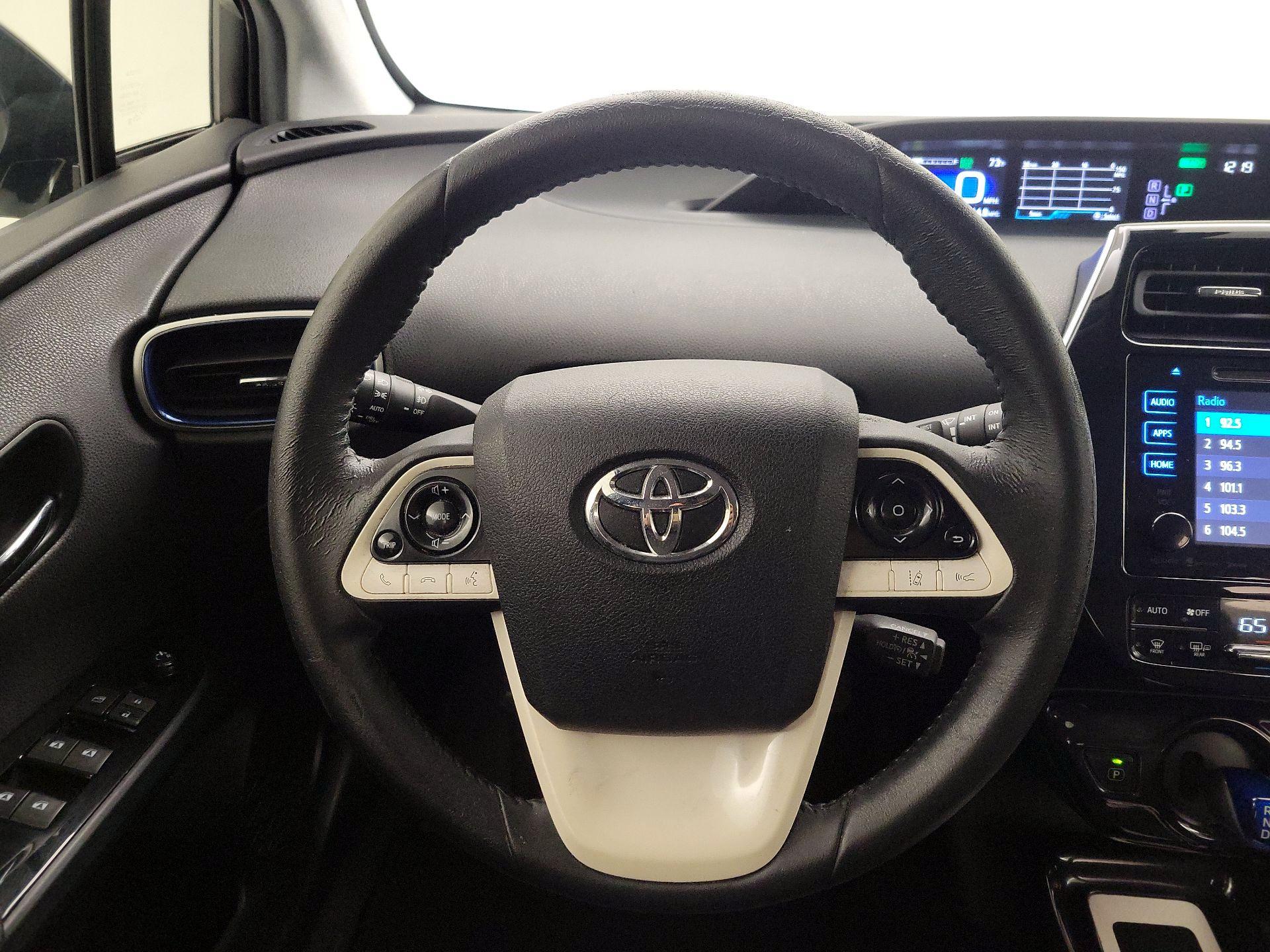 Thumbnail: 2016 Toyota Prius - 10