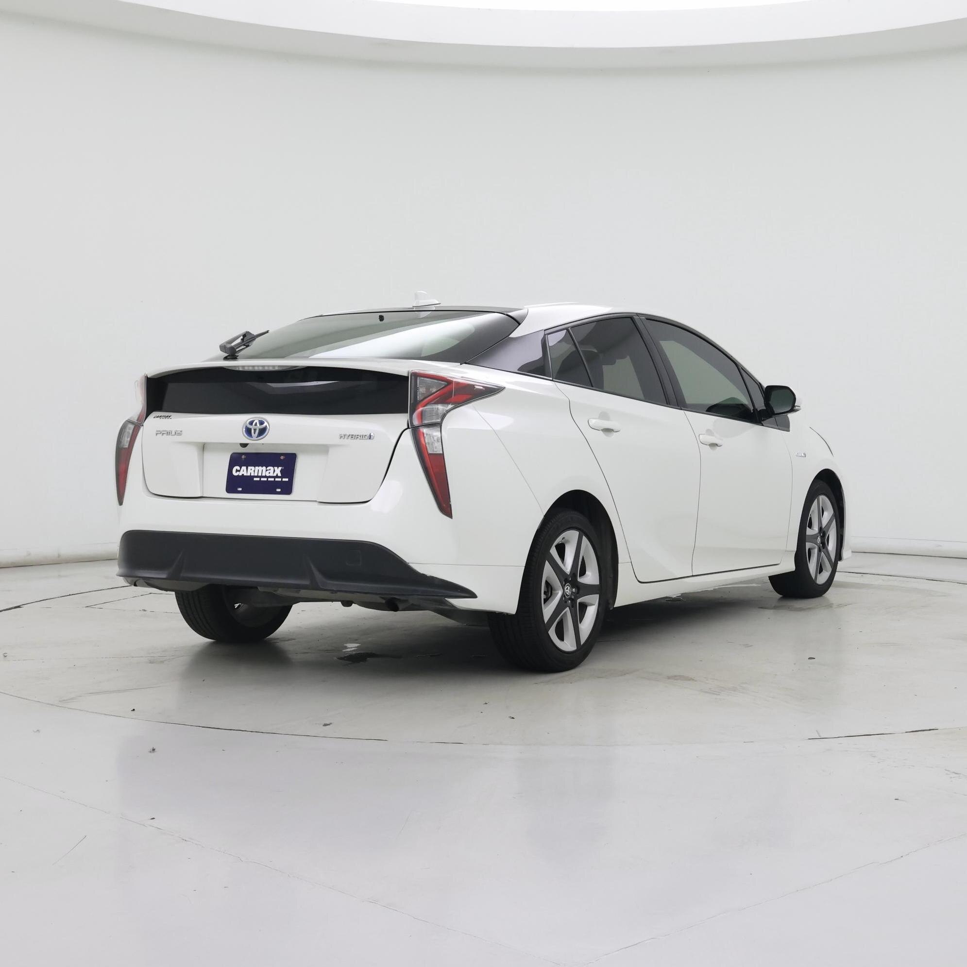Thumbnail: 2016 Toyota Prius - 8