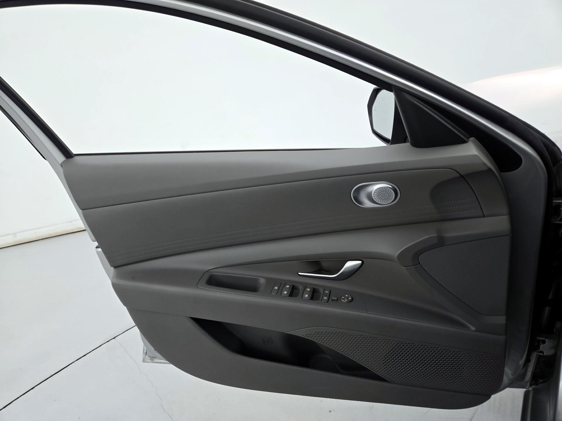 Thumbnail: 2021 Hyundai Elantra - 12