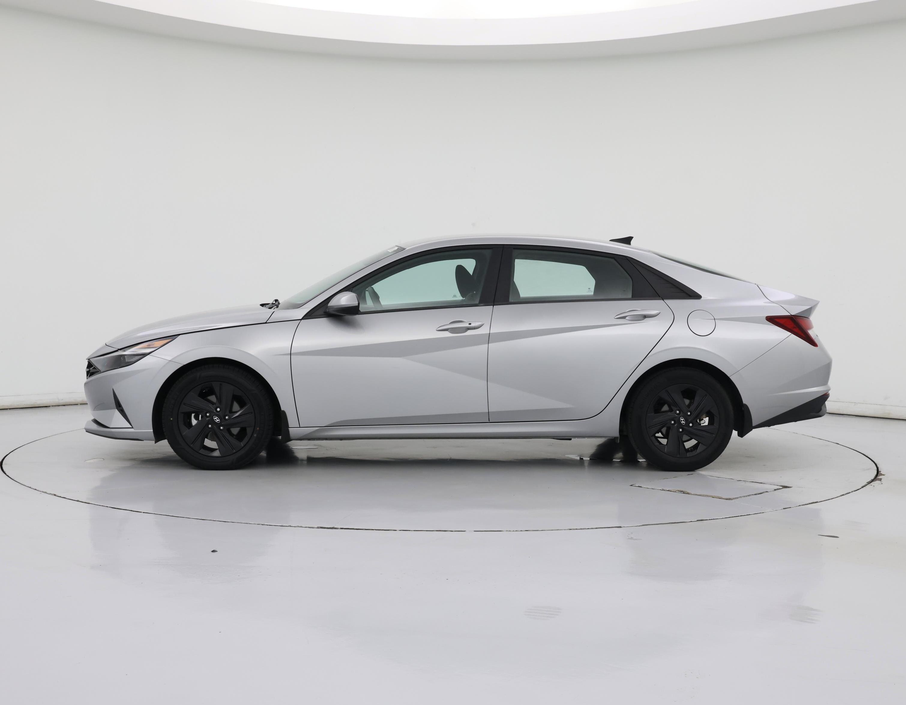 Thumbnail: 2021 Hyundai Elantra - 3