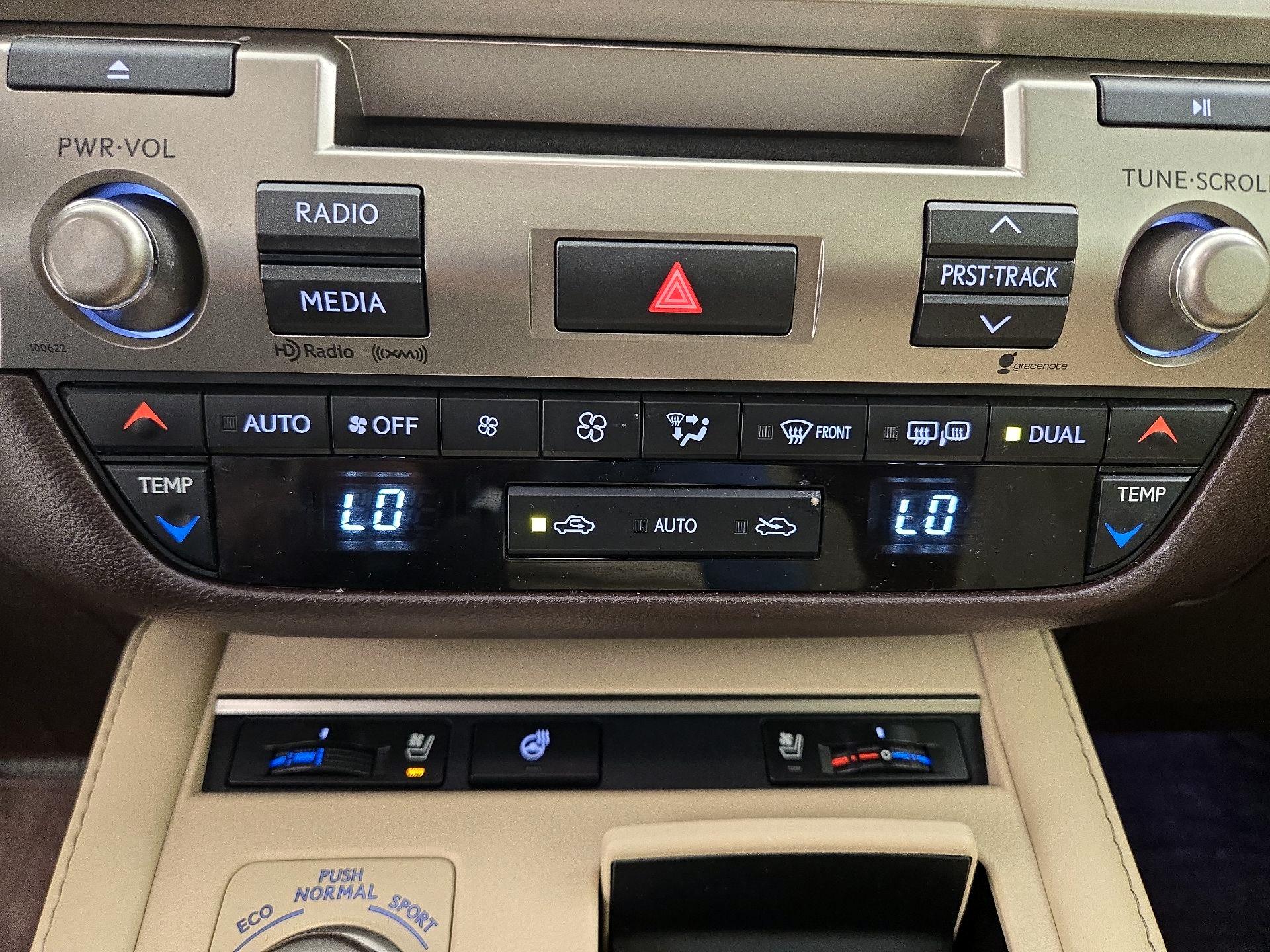Thumbnail: 2016 Lexus ES - 16
