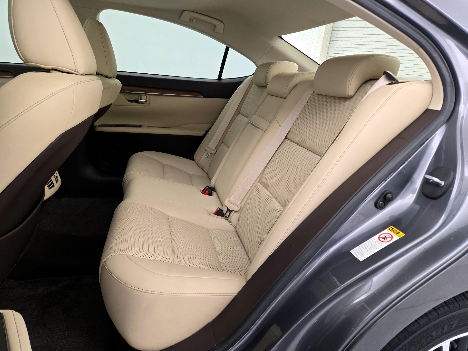 Thumbnail: 2016 Lexus ES - 20