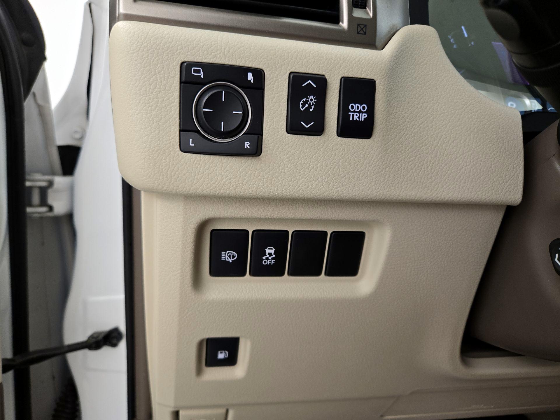 Thumbnail: 2017 Lexus GX - 13