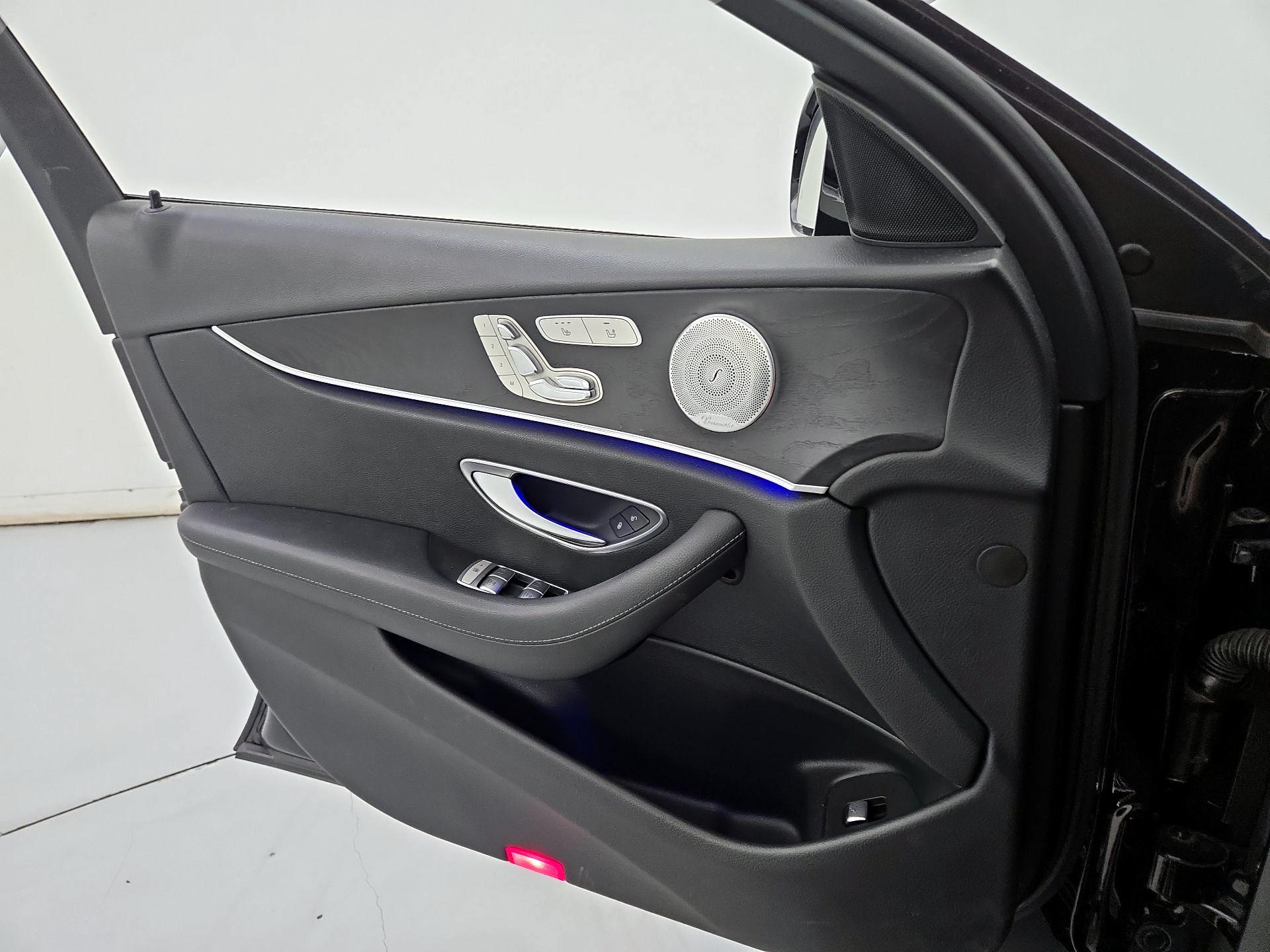 Thumbnail: 2017 Mercedes-Benz E-Class - 12