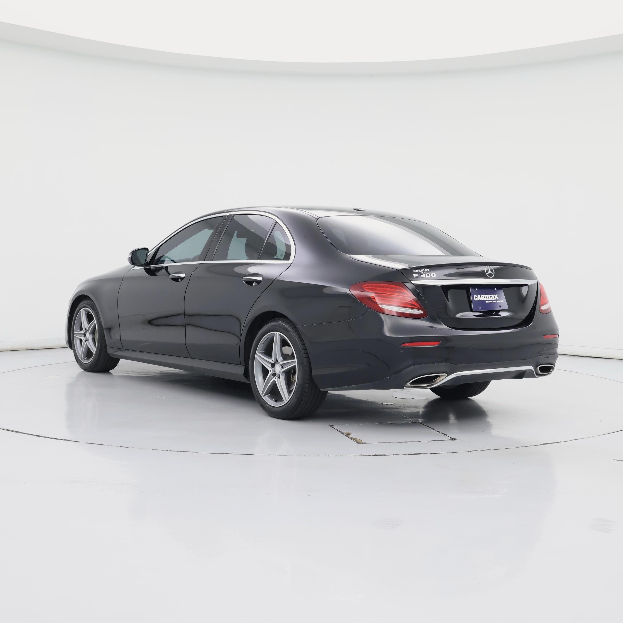 Thumbnail: 2017 Mercedes-Benz E-Class - 2