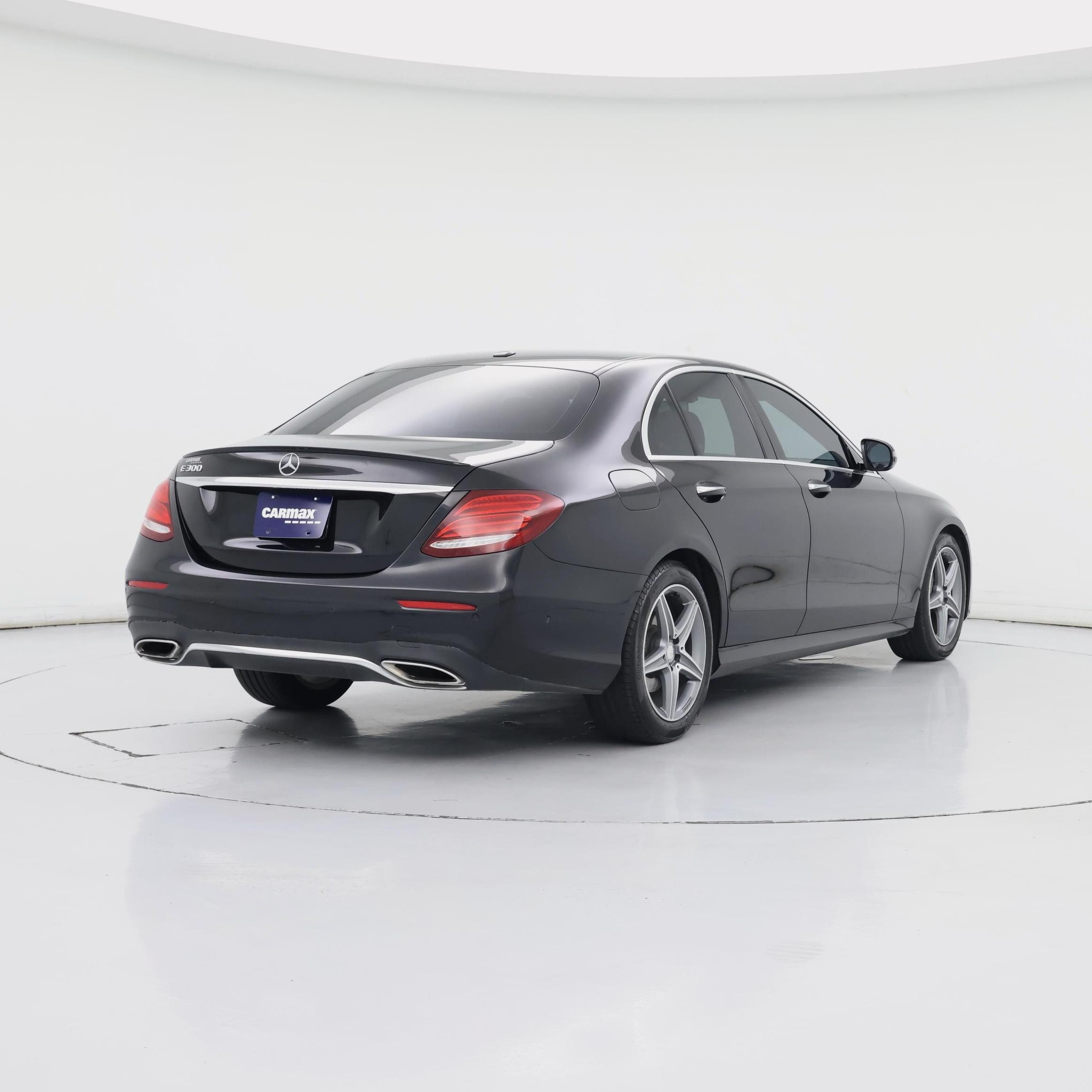 Thumbnail: 2017 Mercedes-Benz E-Class - 8
