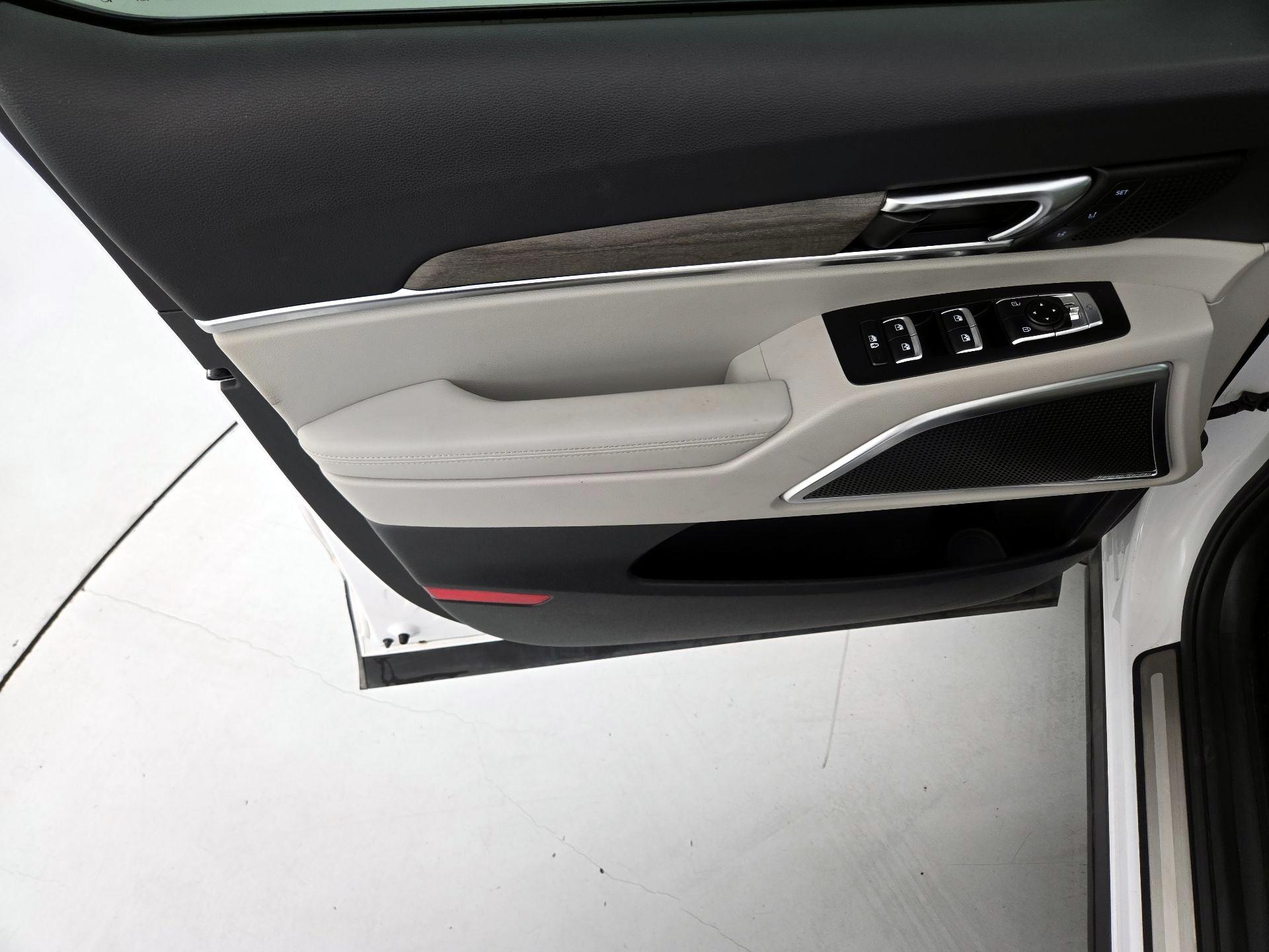 Thumbnail: 2021 Kia Telluride - 12
