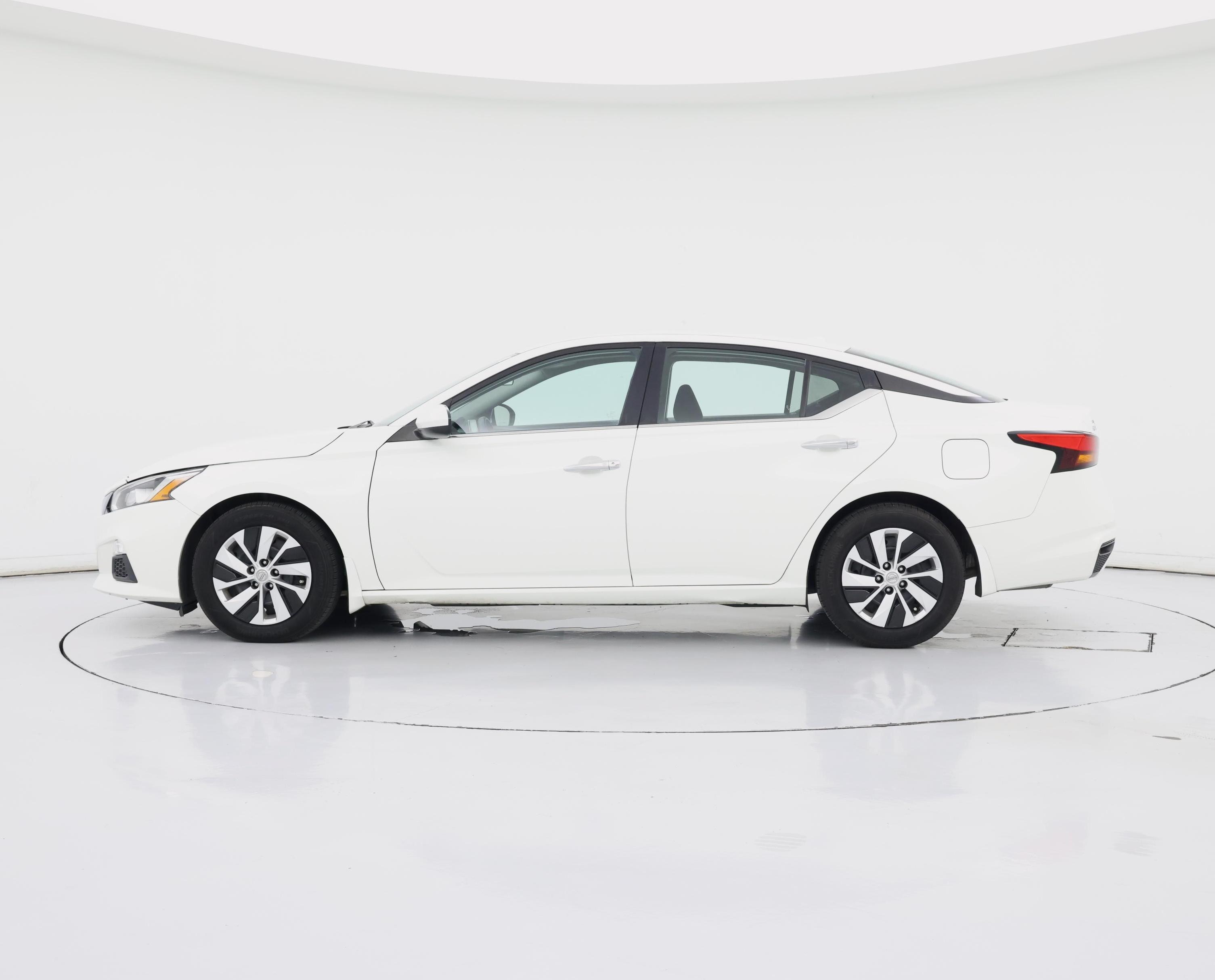 Thumbnail: 2020 Nissan Altima - 3