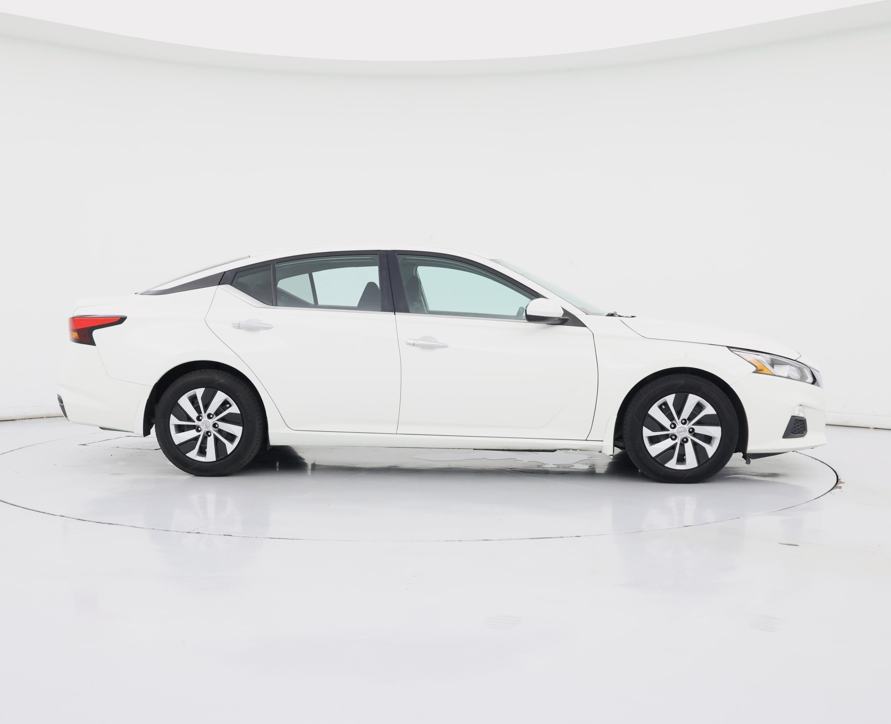 Thumbnail: 2020 Nissan Altima - 7
