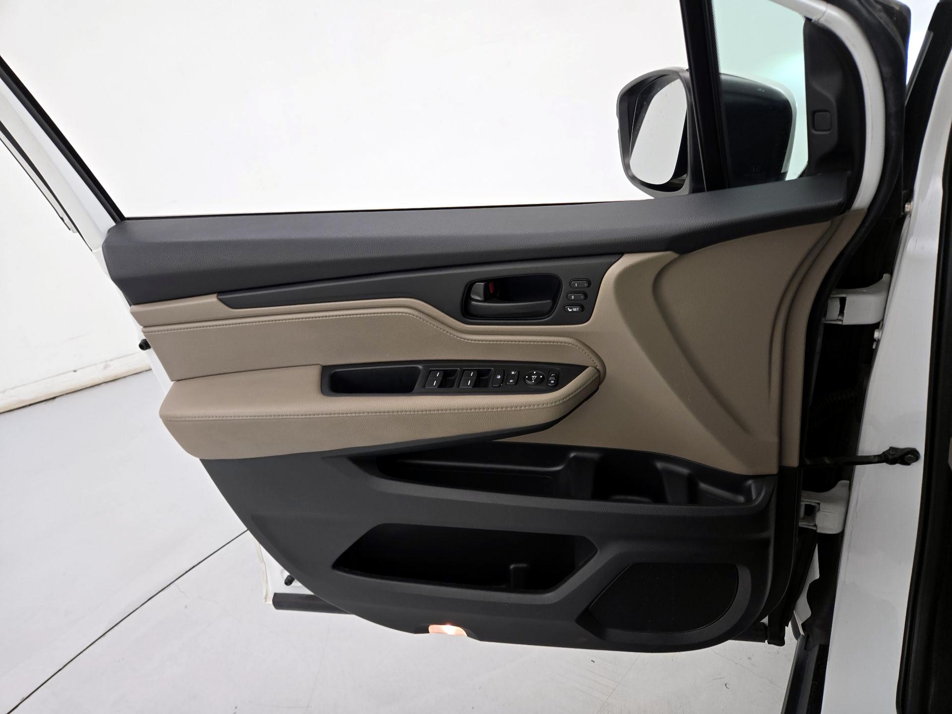 Thumbnail: 2022 Honda Odyssey - 12