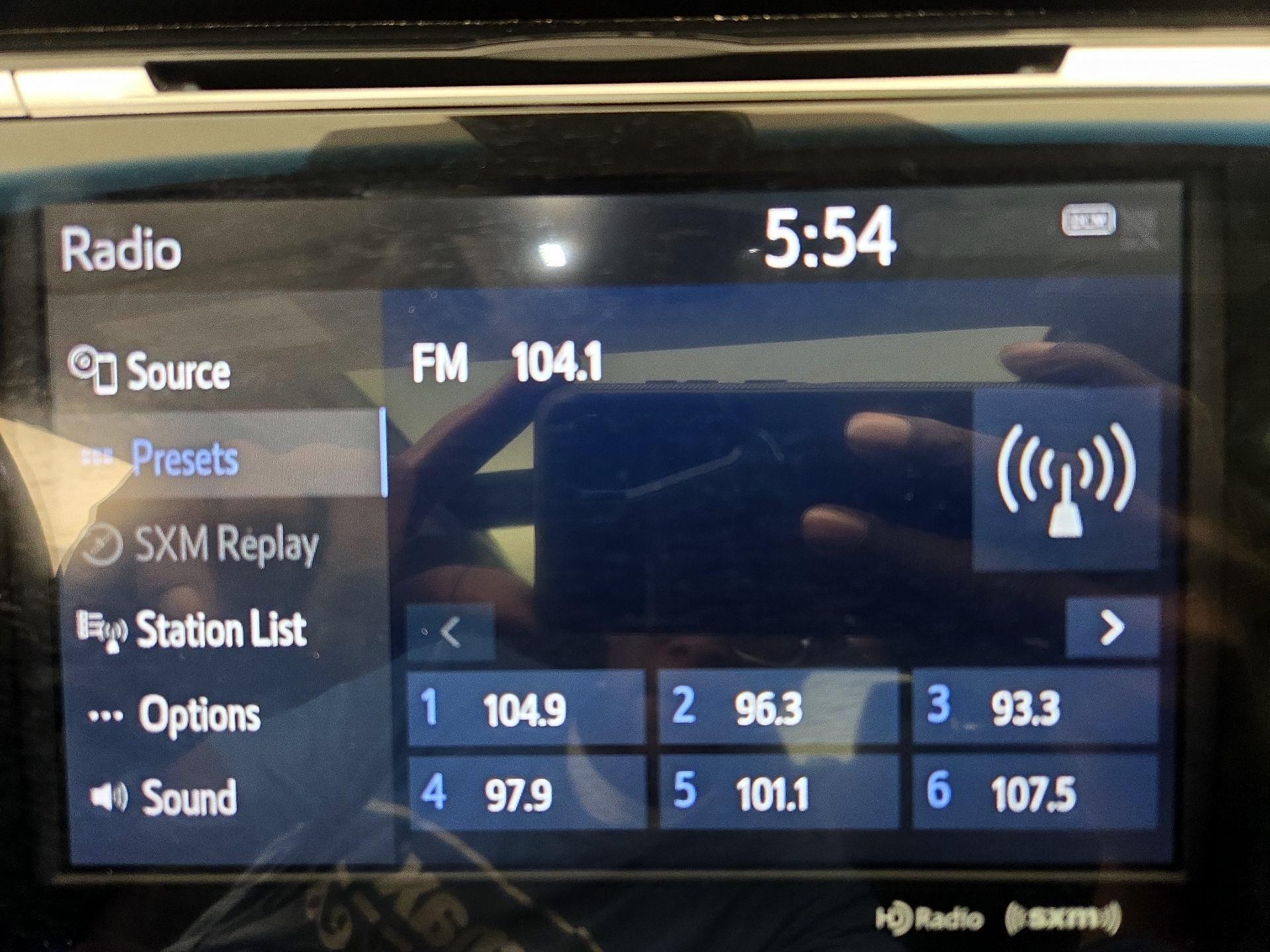 Thumbnail: 2019 Toyota Camry - 15