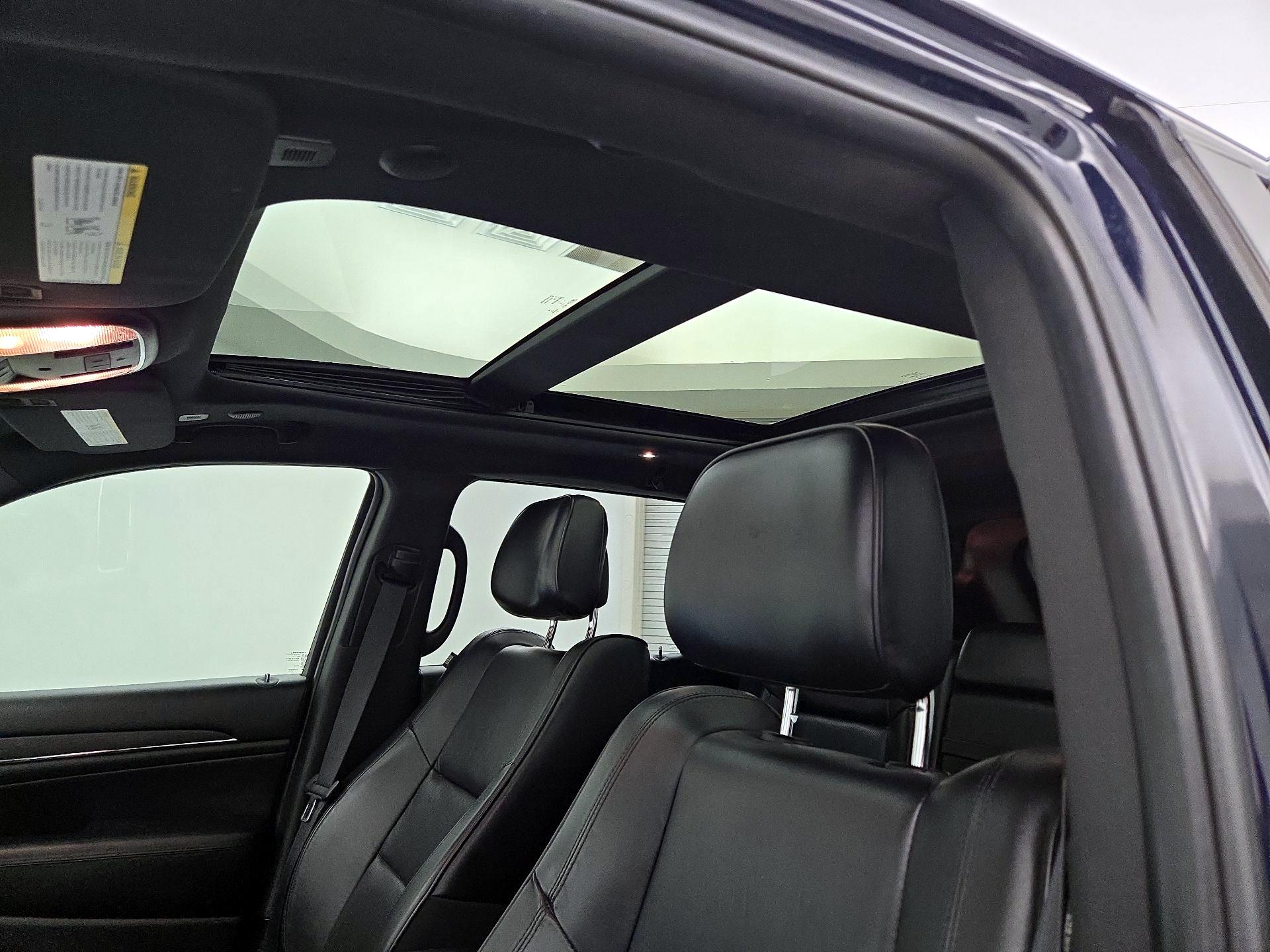 Thumbnail: 2018 Jeep Grand Cherokee - 20