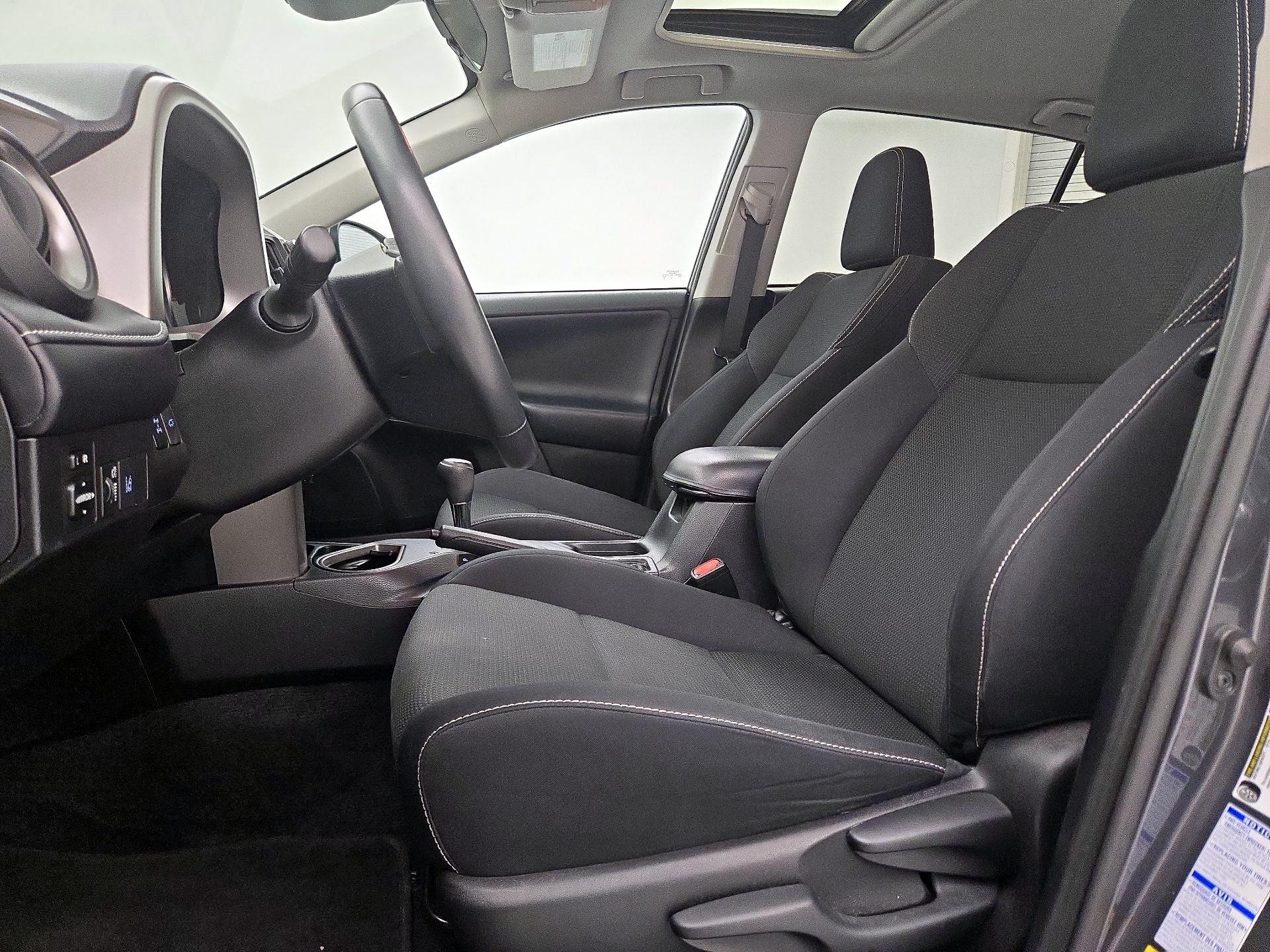 Thumbnail: 2018 Toyota RAV4 - 11