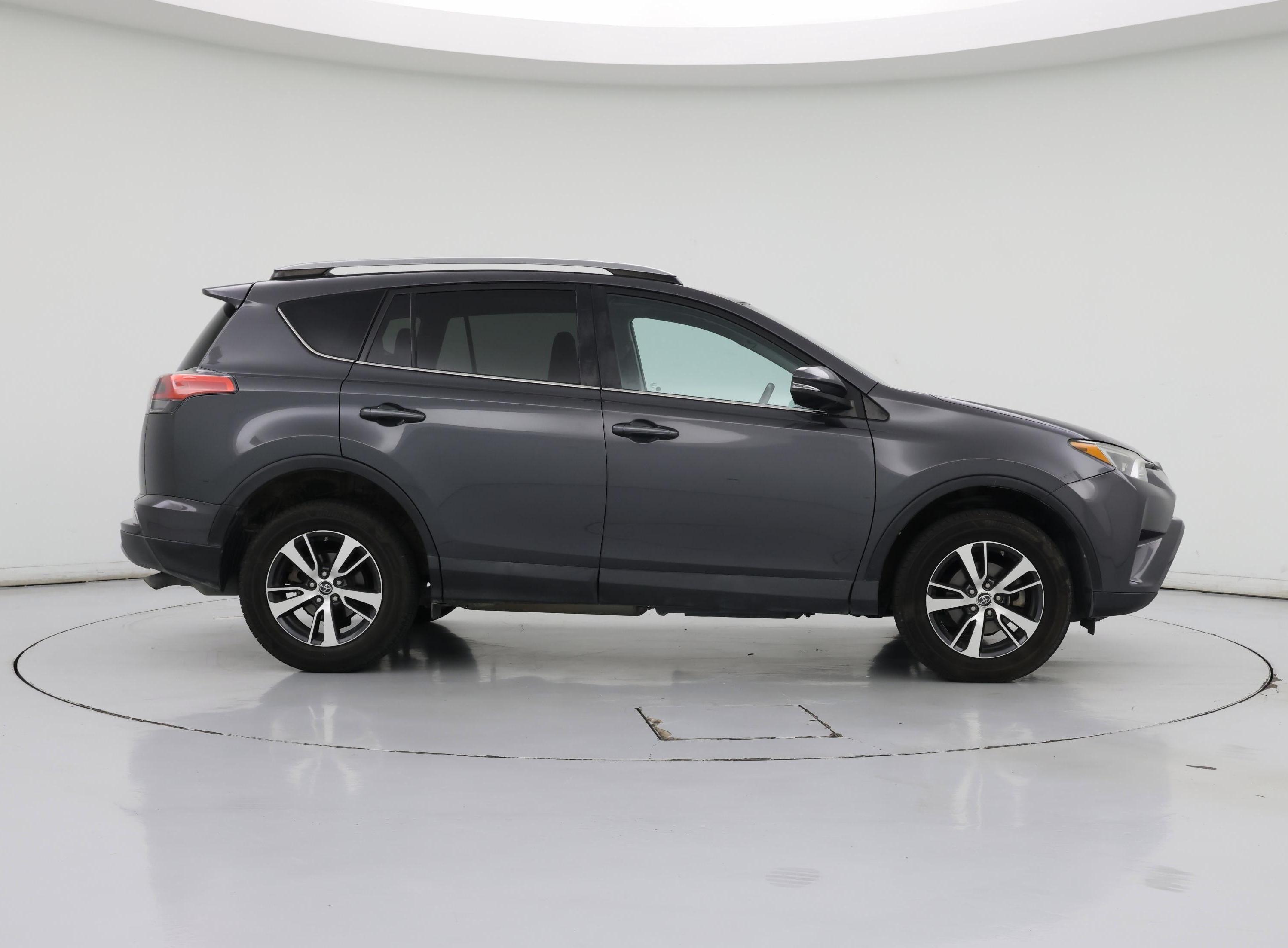 Thumbnail: 2018 Toyota RAV4 - 7