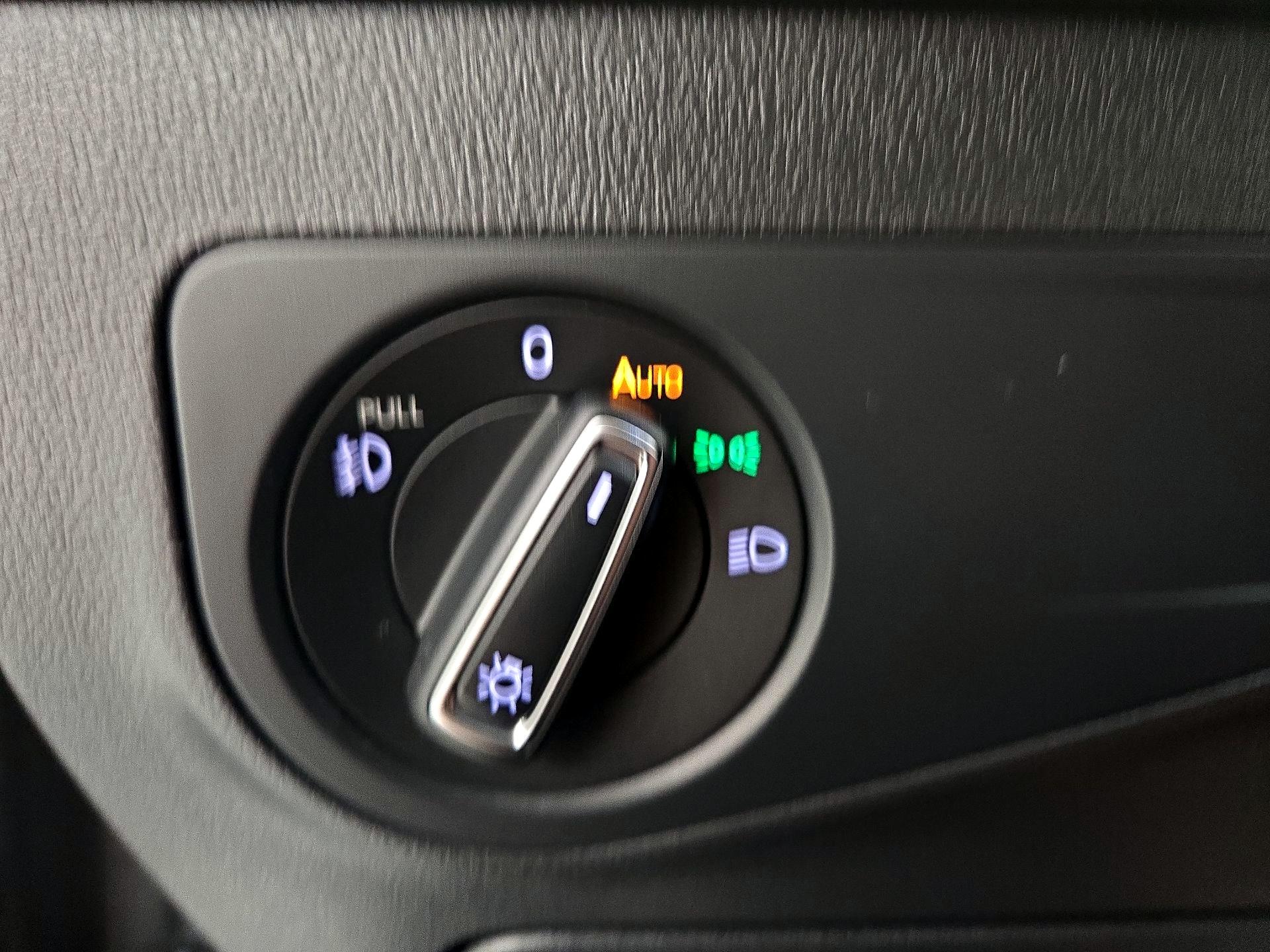 Thumbnail: 2019 Volkswagen Tiguan - 13