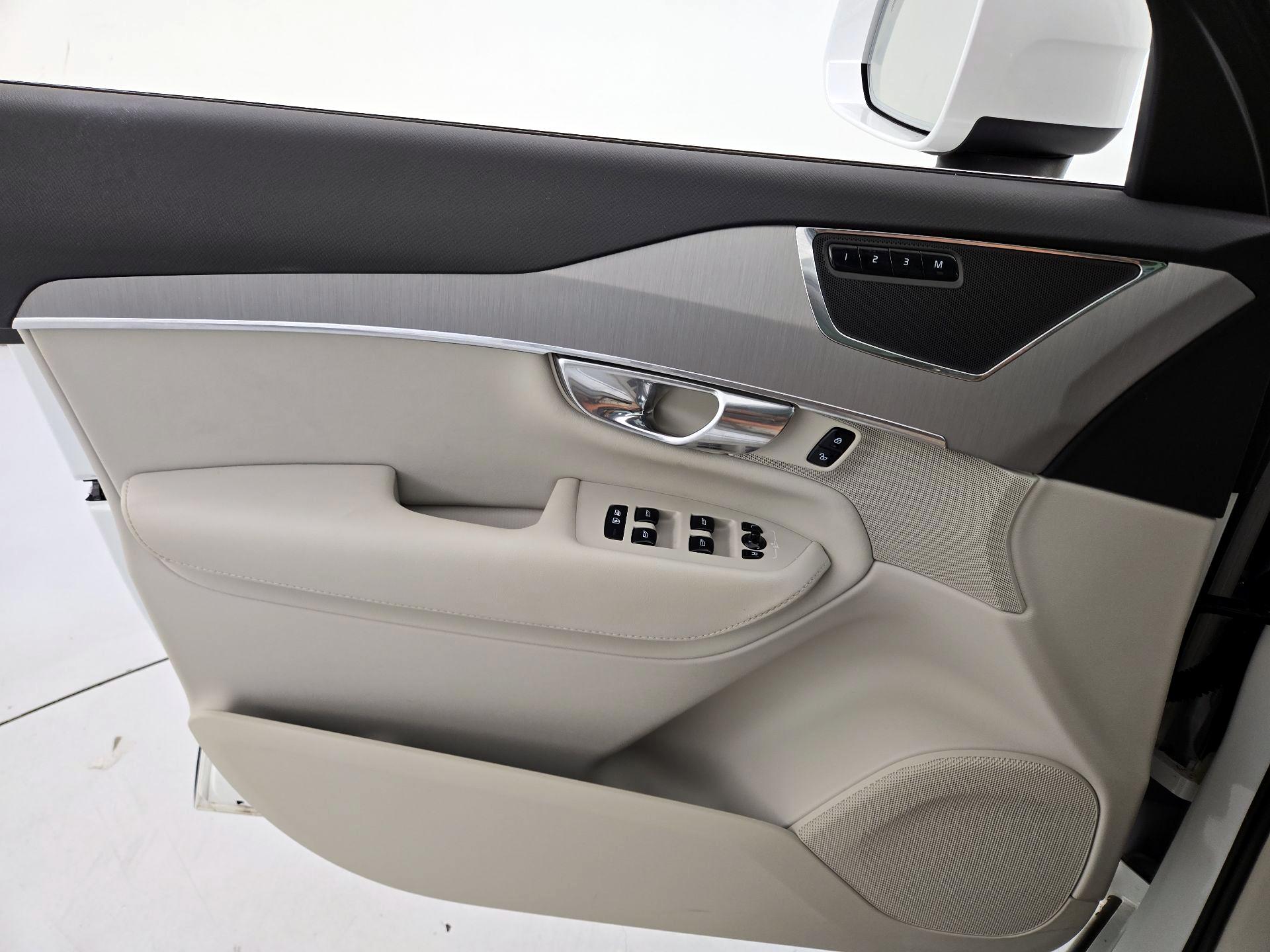 Thumbnail: 2023 Volvo XC90 - 12