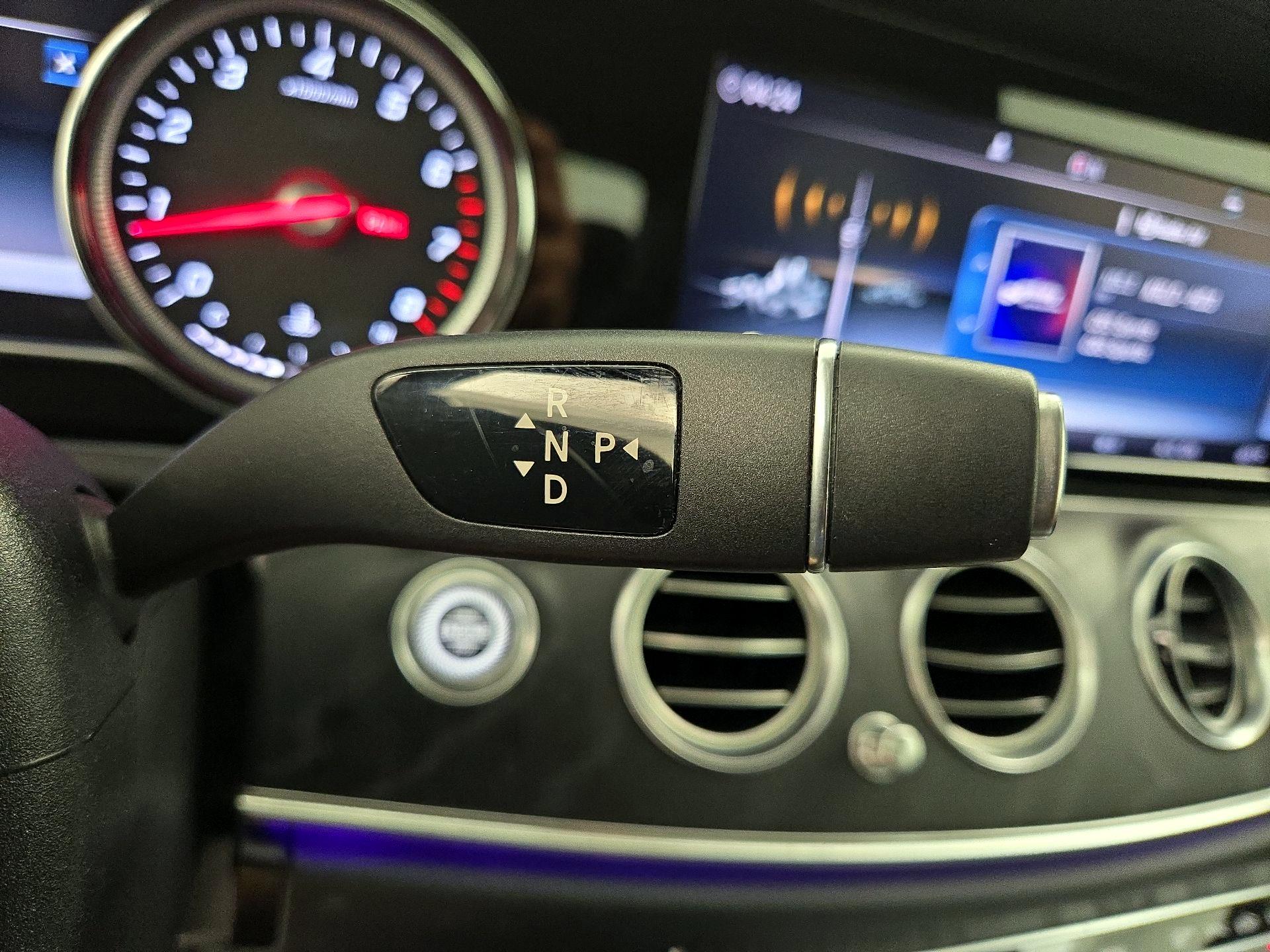Thumbnail: 2019 Mercedes-Benz E-Class - 16