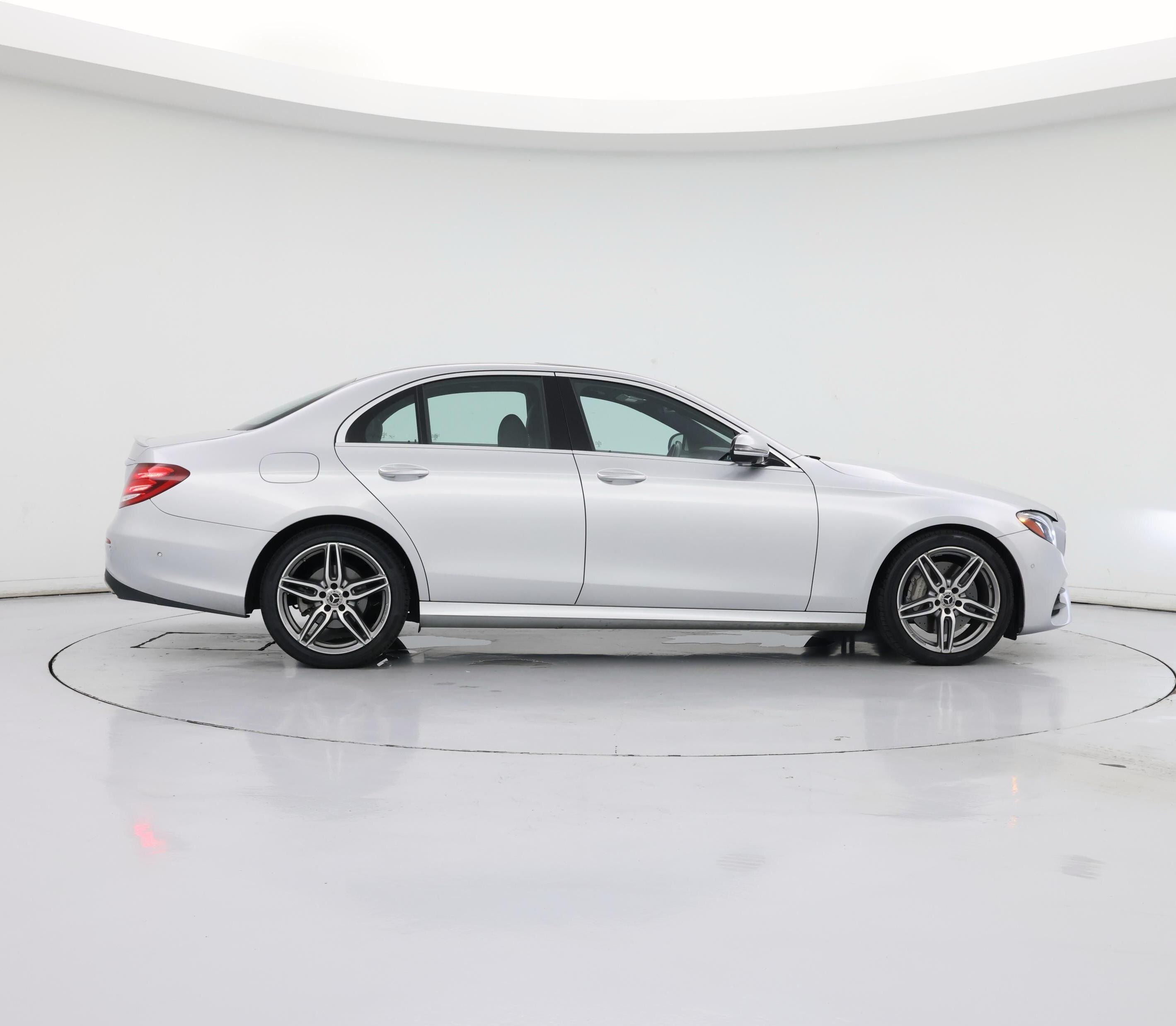 Thumbnail: 2019 Mercedes-Benz E-Class - 7