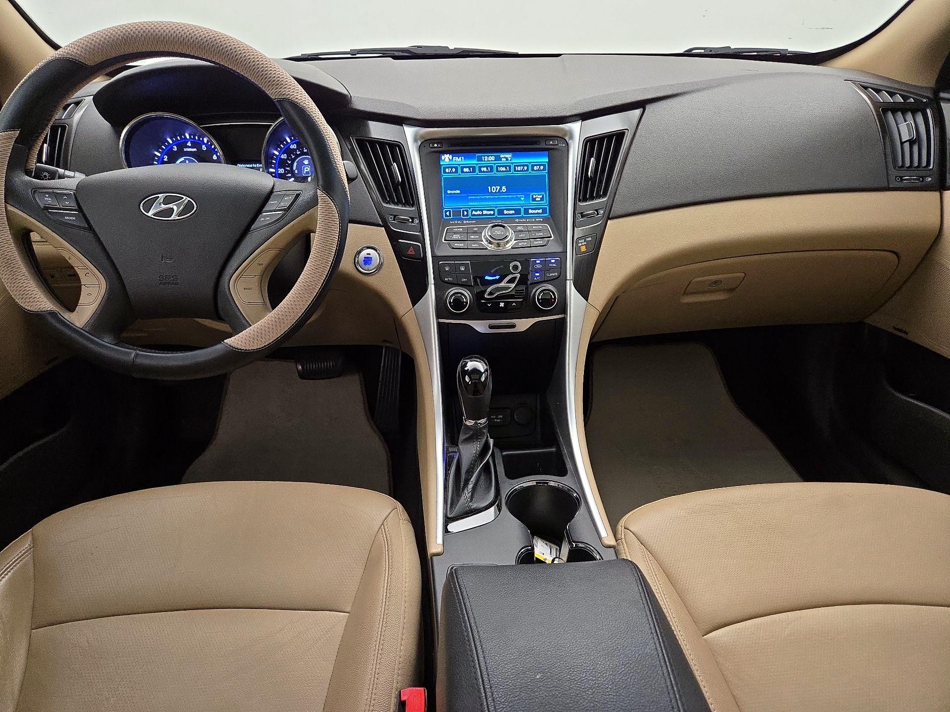 Thumbnail: 2013 Hyundai Sonata - 9