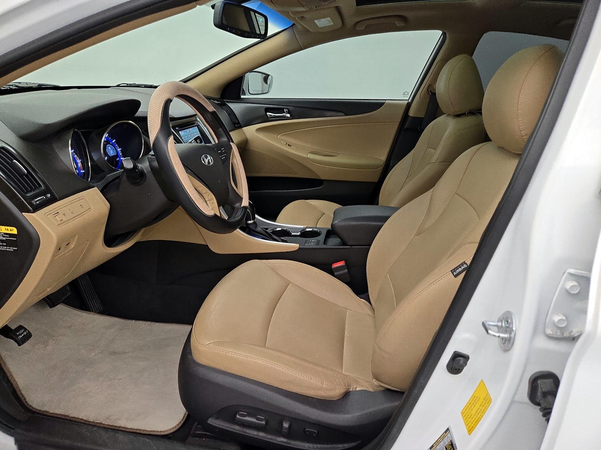 Thumbnail: 2013 Hyundai Sonata - 11