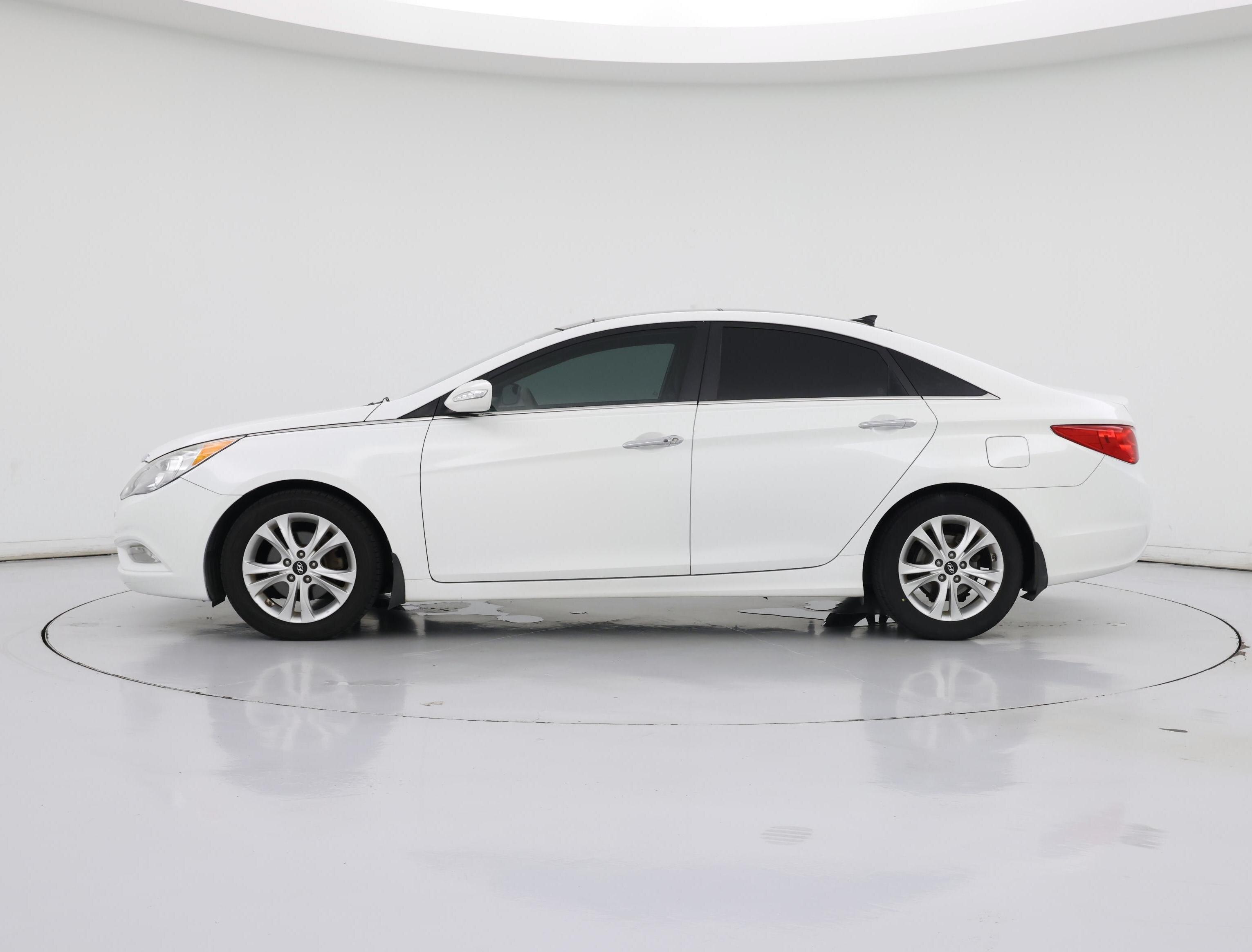 Thumbnail: 2013 Hyundai Sonata - 3