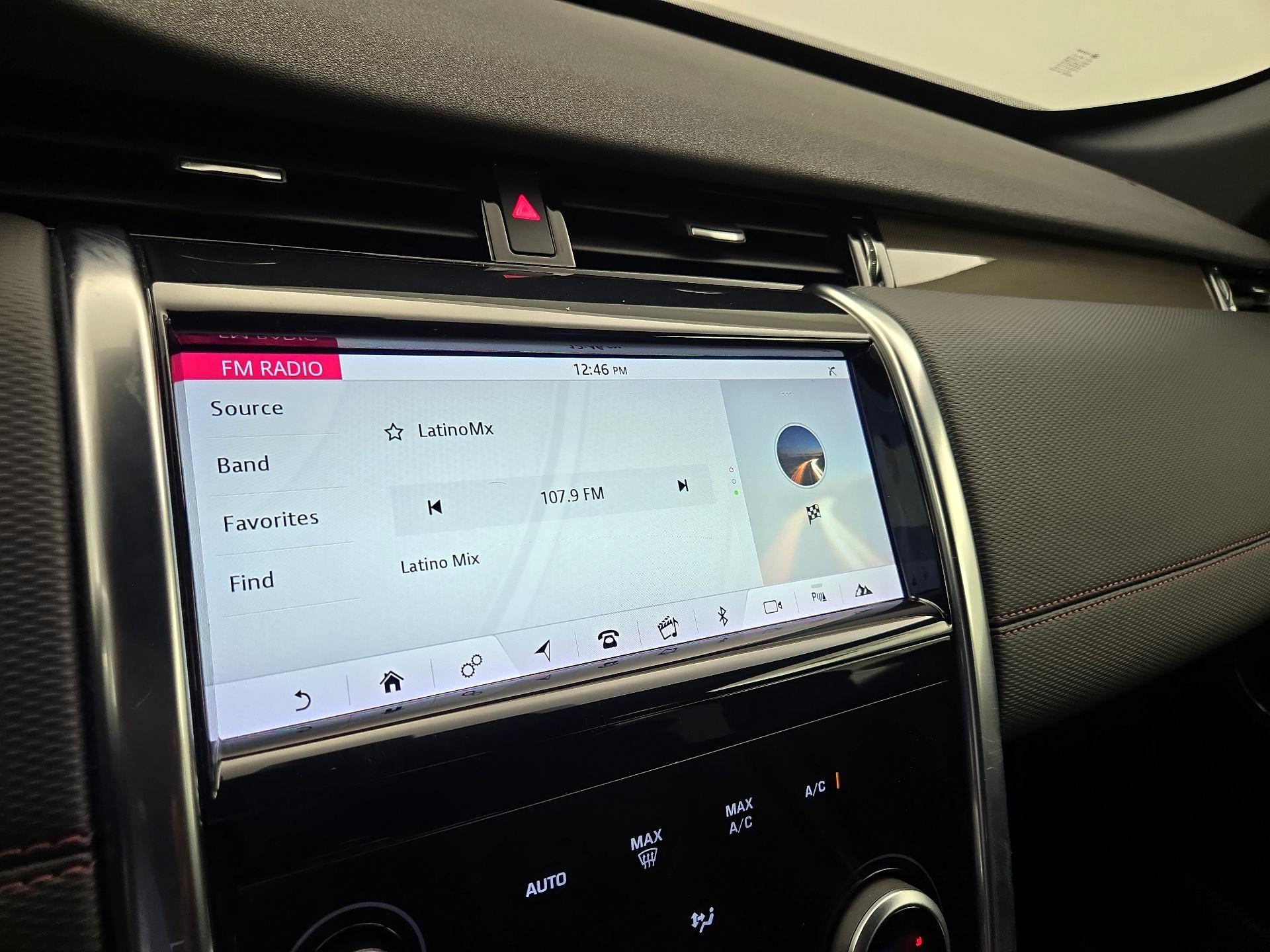 Thumbnail: 2020 Land Rover Discovery Sport - 16