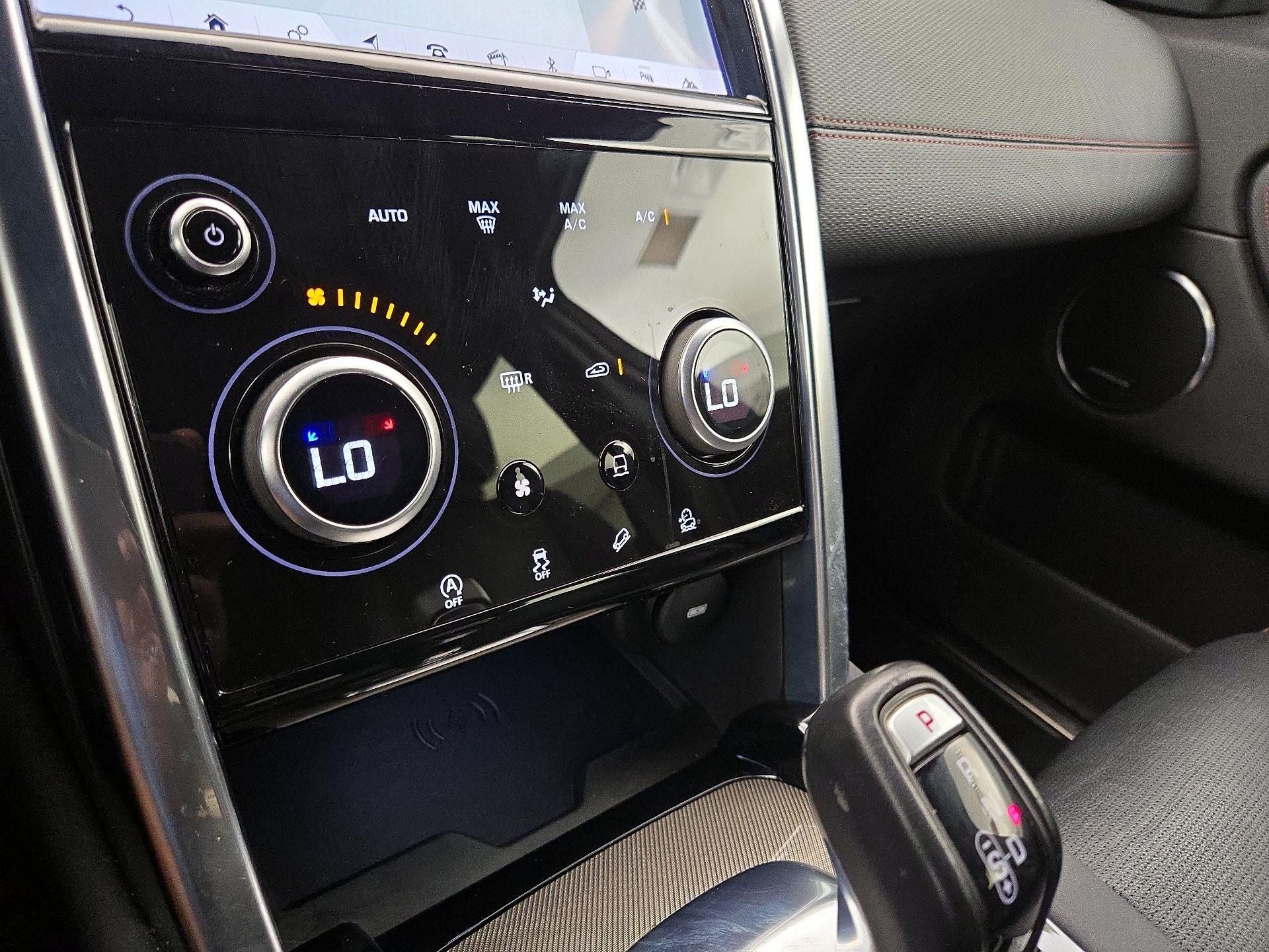 Thumbnail: 2020 Land Rover Discovery Sport - 17