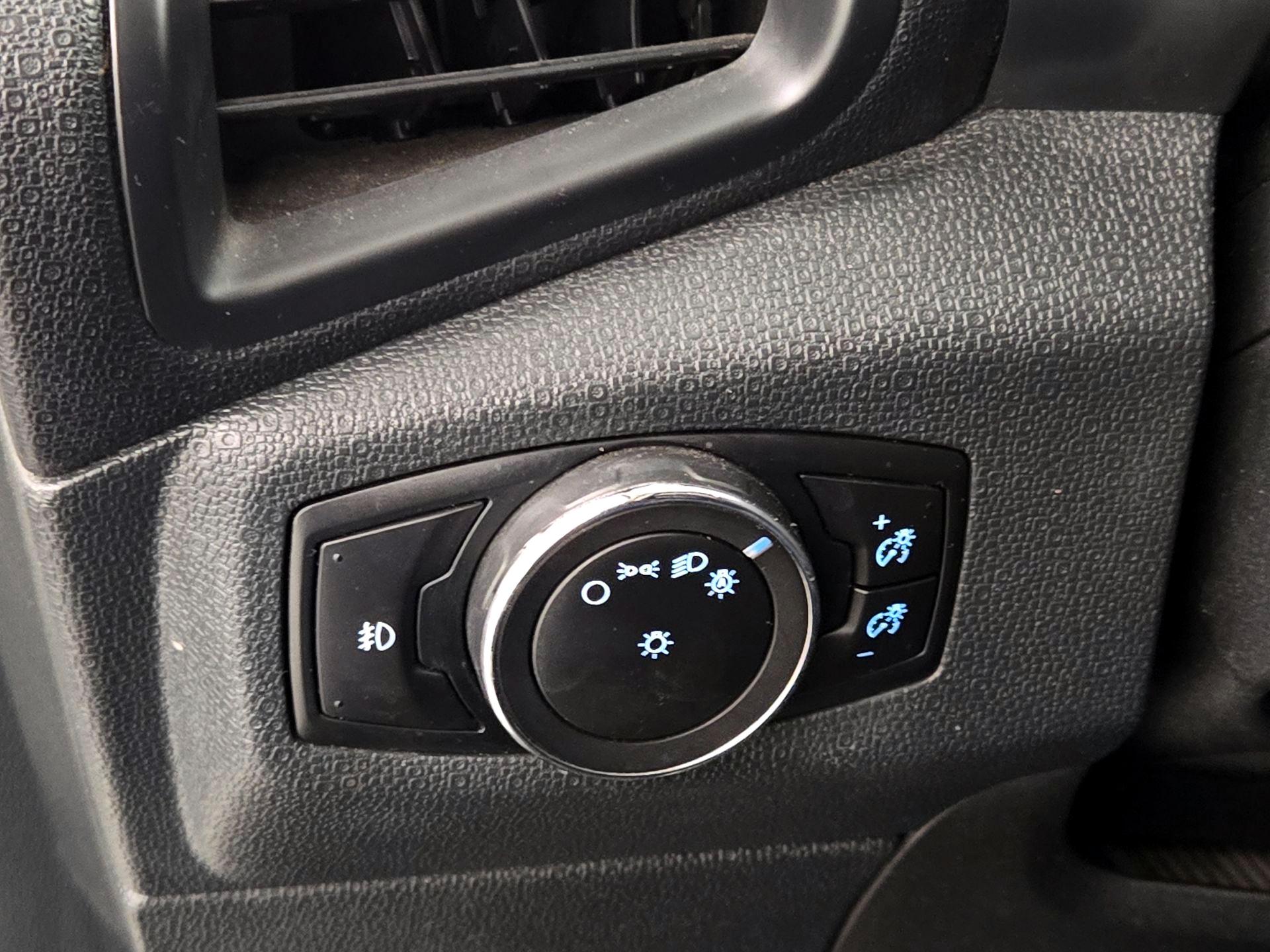 Thumbnail: 2018 Ford EcoSport - 13