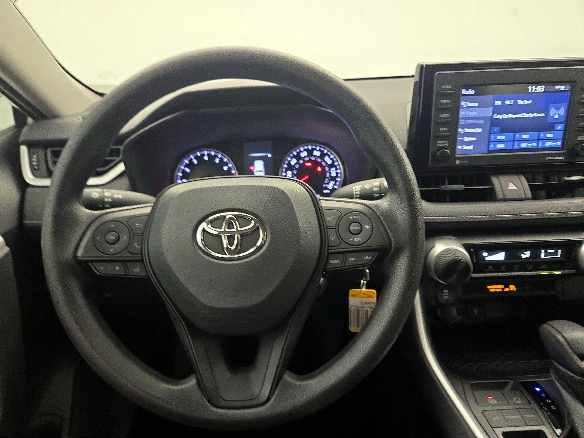 Thumbnail: 2022 Toyota RAV4 - 10