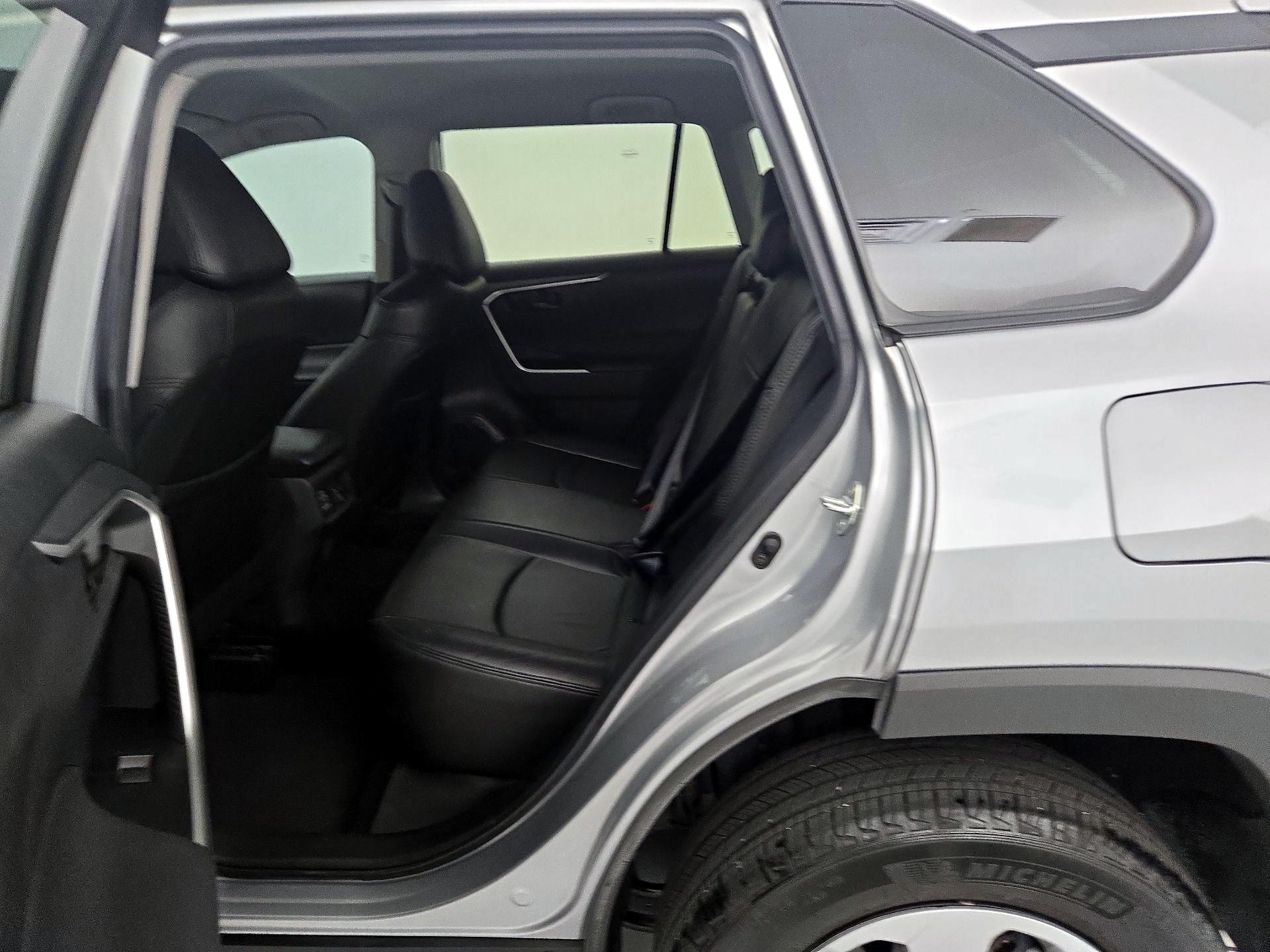 Thumbnail: 2022 Toyota RAV4 - 19