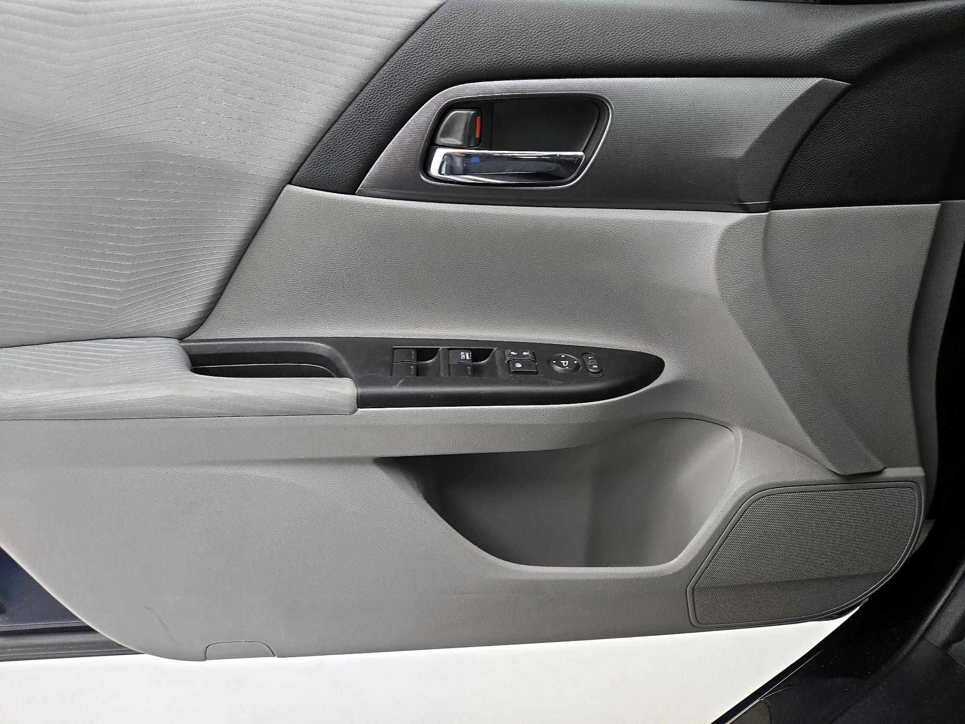 Thumbnail: 2015 Honda Accord - 12